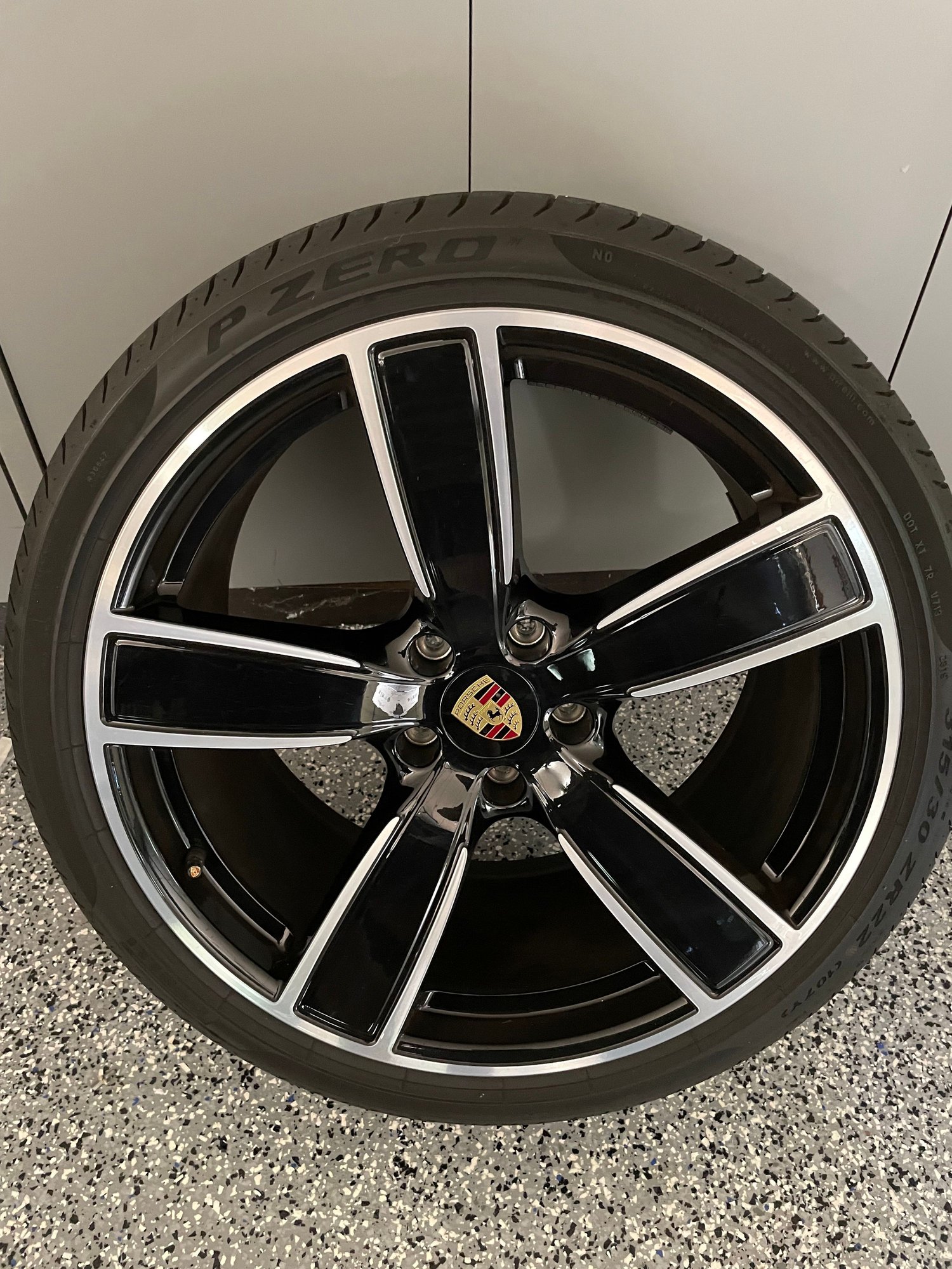Wheels and Tires/Axles - Fs Porsche Cayenne Sport classic OEM 22" WHEELS/TIRES/TPMS & CAPS SET - Used - 2019 to 2022 Porsche Cayenne - Dallas, TX 75220, United States