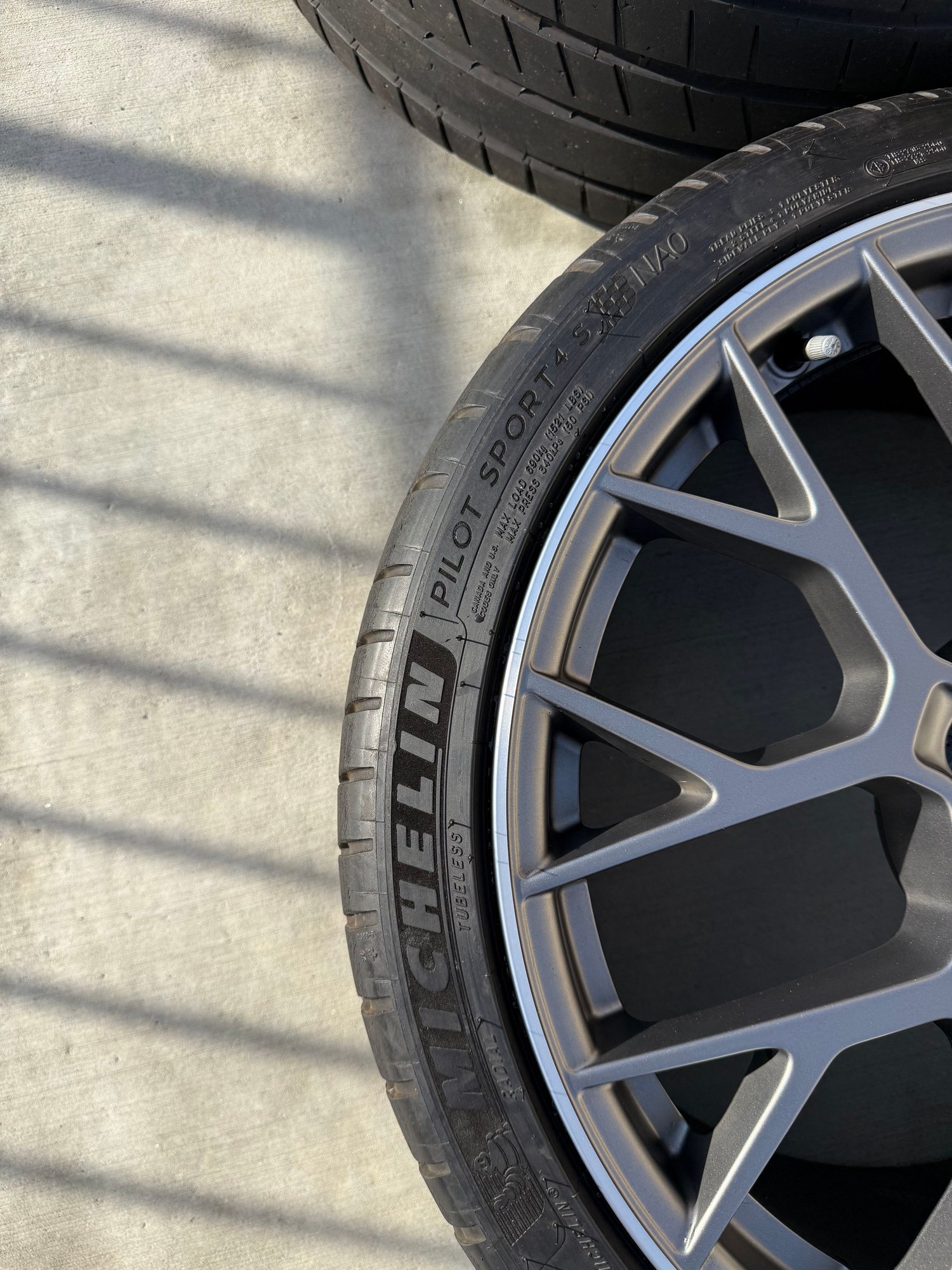 Wheels and Tires/Axles - Porsche 992.1 911 20/21” OEM Wheels and Tires (RS Spyder) - Used - All Years  All Models - Suwanee, GA 30024, United States
