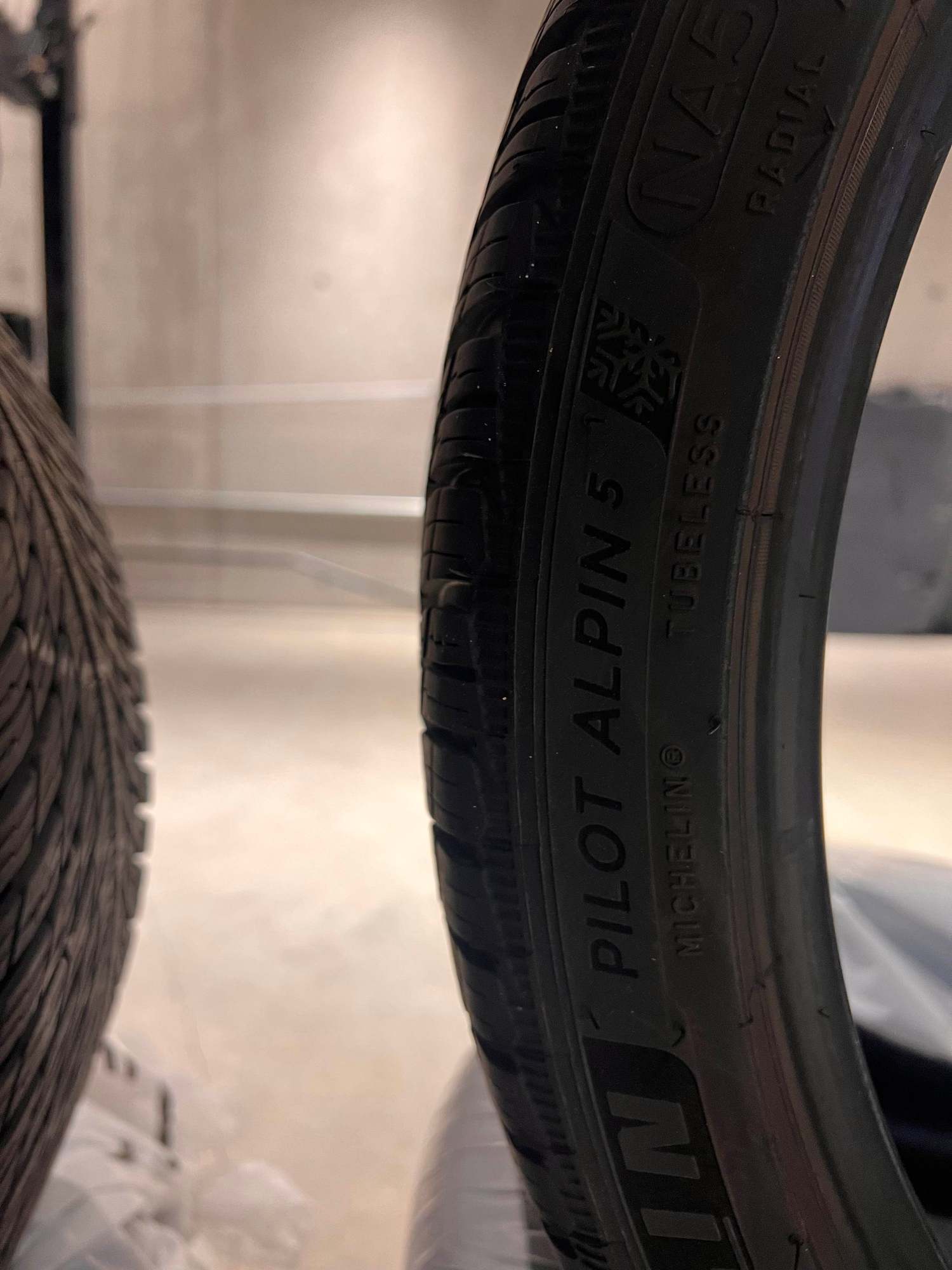 Wheels and Tires/Axles - Michelin Alpin 5 Snow Tires - 245/35-20  305/30-21 (off of a 992 GTS 4 Targa) - Used - All Years  All Models - Incline Village, NV 89451, United States