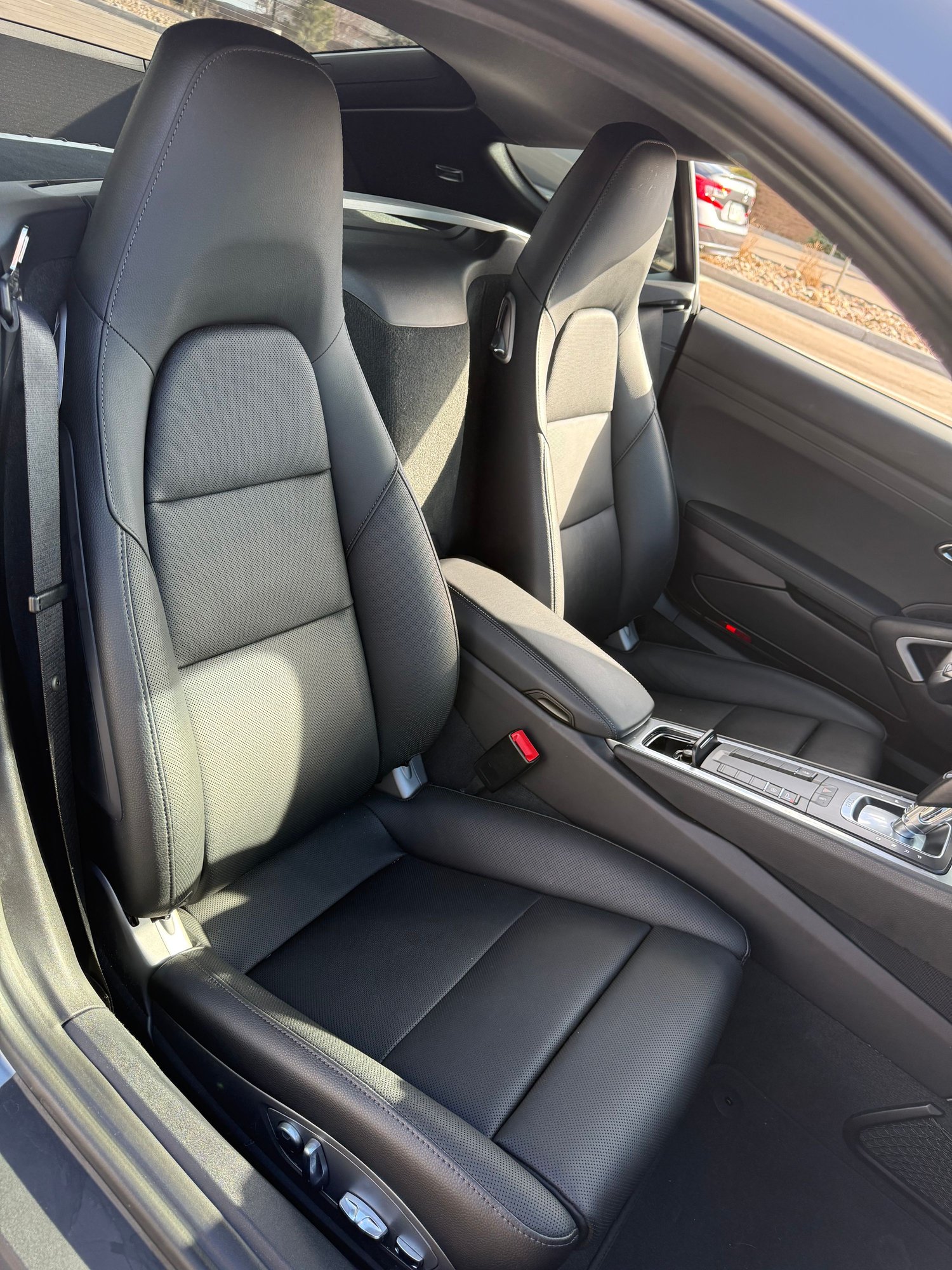 2018 Porsche 718 Cayman - 2018 Porsche Cayman 718s - Used - VIN WP0AB2A87JK278401 - 5,000 Miles - 4 cyl - 2WD - Automatic - Coupe - Silver - Monument, CO 80132, United States