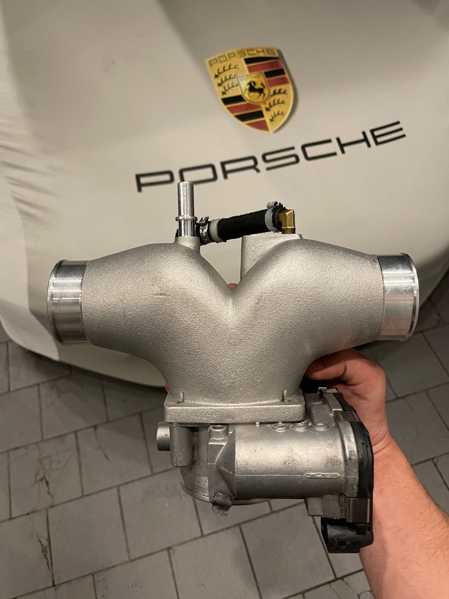 2015 Porsche 911 - IPD plenum with throttle body - Engine - Intake/Fuel - $750 - Mtl, QC H7B, Canada