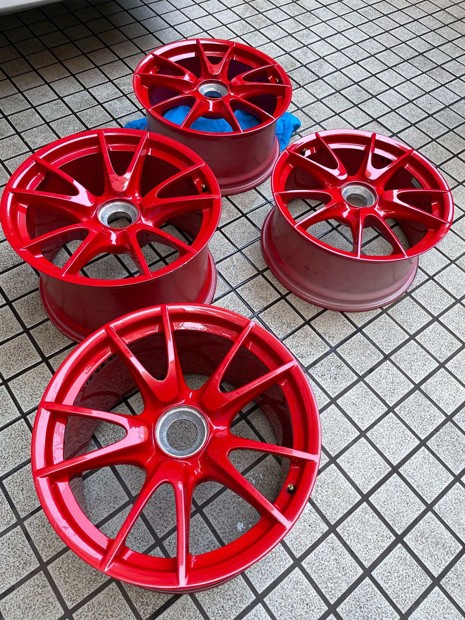 Wheels and Tires/Axles - FS: 997.2 GT3 RS MKII 3.8 Center Lock wheels RED GT3RS (set of 4) - Used - 2009 to 2012 Porsche GT3 - Seattle, WA 98105, United States