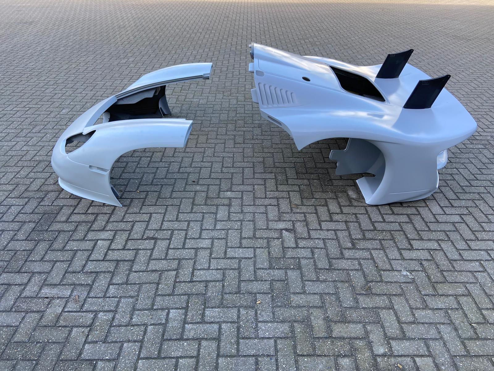 Exterior Body Parts - Porsche 911 GT1 Evo Bodywork Front and Rear Bonnet - Used - 1996 to 1997 Porsche GT1 - Heppenheim, FL 33176, United States