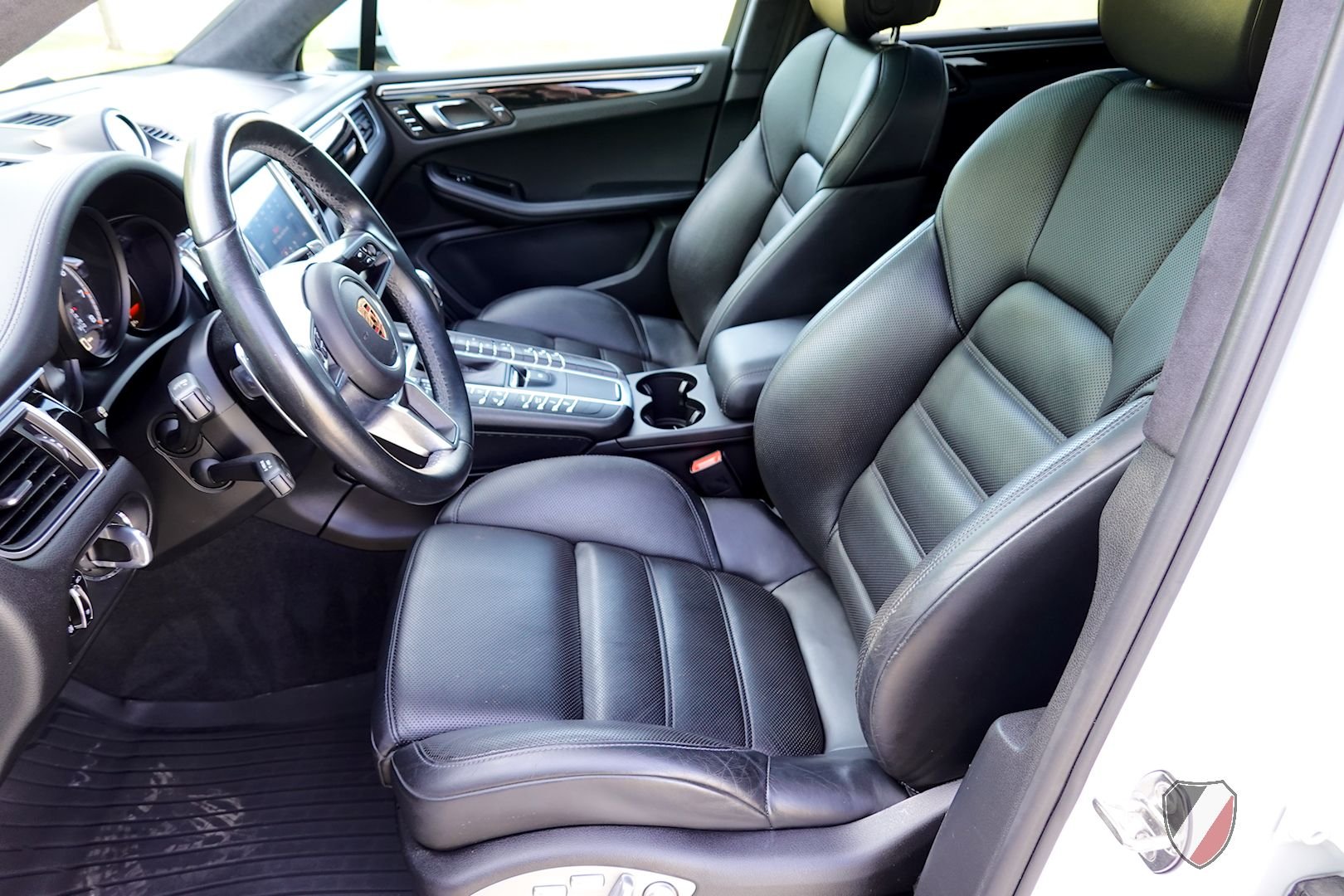 2018 Porsche Macan - 2018 Porsche Macan Turbo, one owner - Used - VIN WP1AF2A55JLB70071 - 40,053 Miles - 6 cyl - AWD - Automatic - SUV - White - Exton, PA 19341, United States