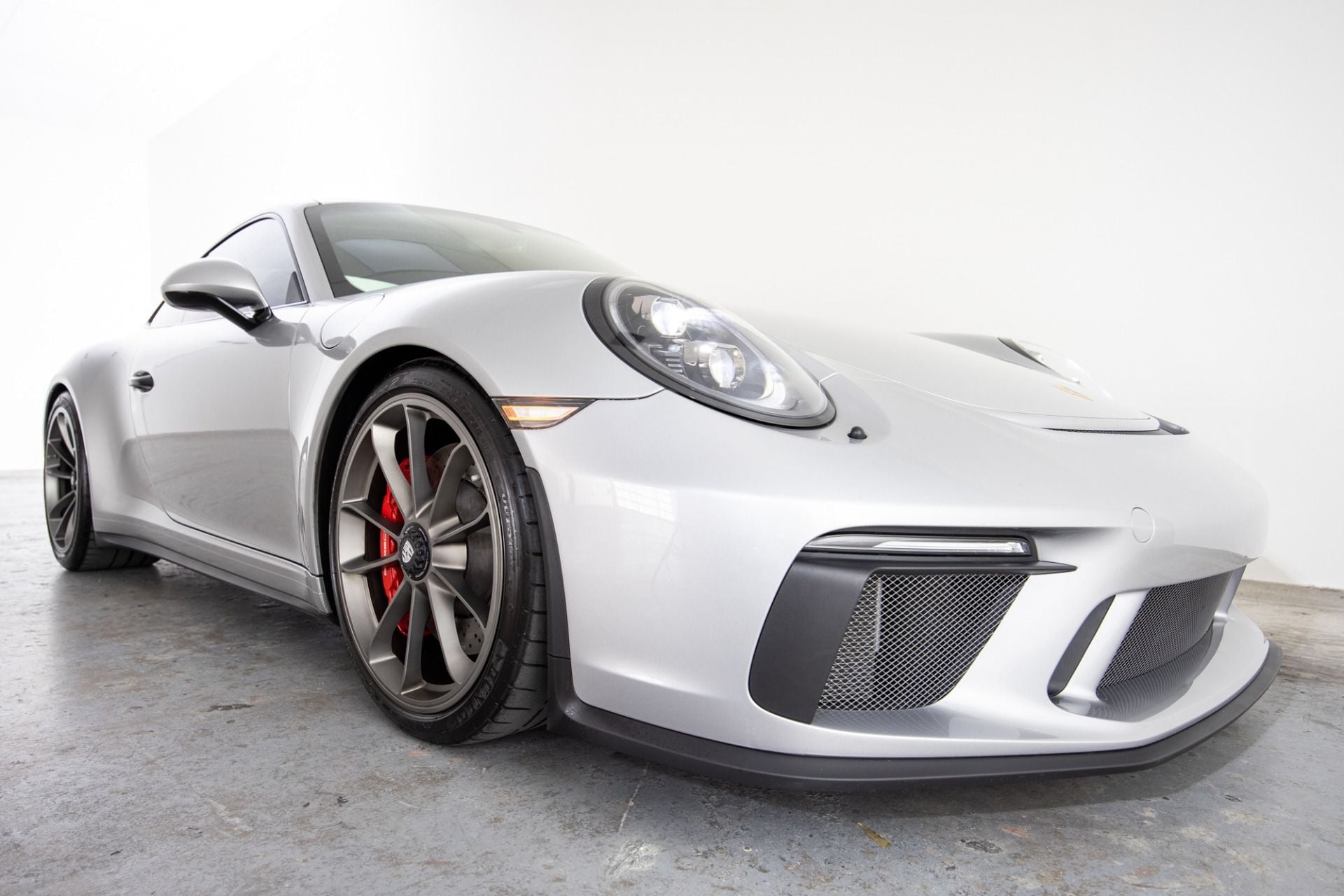 2019 Porsche GT3 - 2019 Porsche GT3 Touring edition - MT - 8,040 miles - mint condition - Used - VIN WP0AC2A93KS149403 - 8,040 Miles - 6 cyl - 2WD - Manual - Coupe - Silver - Los Altos, CA 94024, United States