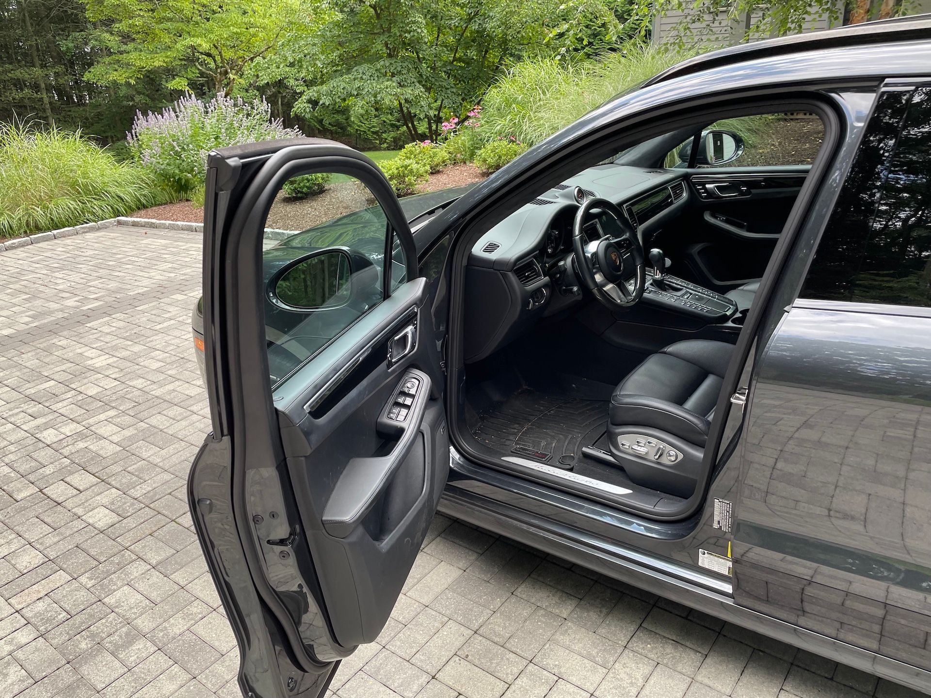2018 Porsche Macan - 2018 Macan Turbo w/Performance Pkg - Used - VIN WP1AF2A5XJLB70891 - 19,200 Miles - 6 cyl - AWD - Automatic - SUV - Gray - Darien, CT 06820, United States