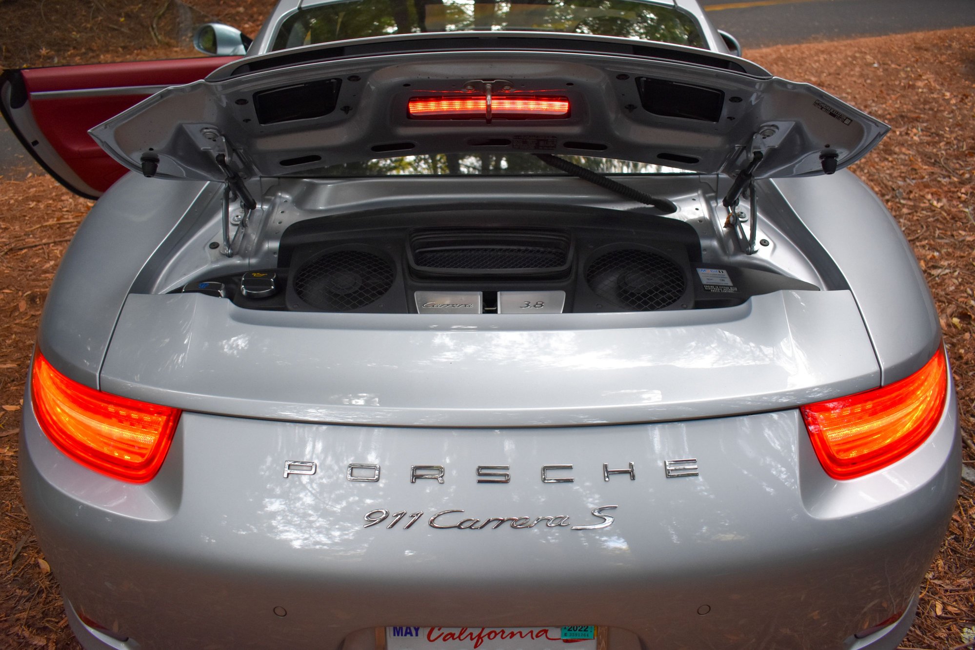 2014 Porsche 911 - 2014 Porsche 911 Carrera S Low Miles, Great Options - Used - VIN WP0AB2A93ES122709 - 24,500 Miles - 6 cyl - 2WD - Automatic - Coupe - Silver - San Francisco, CA 94109, United States