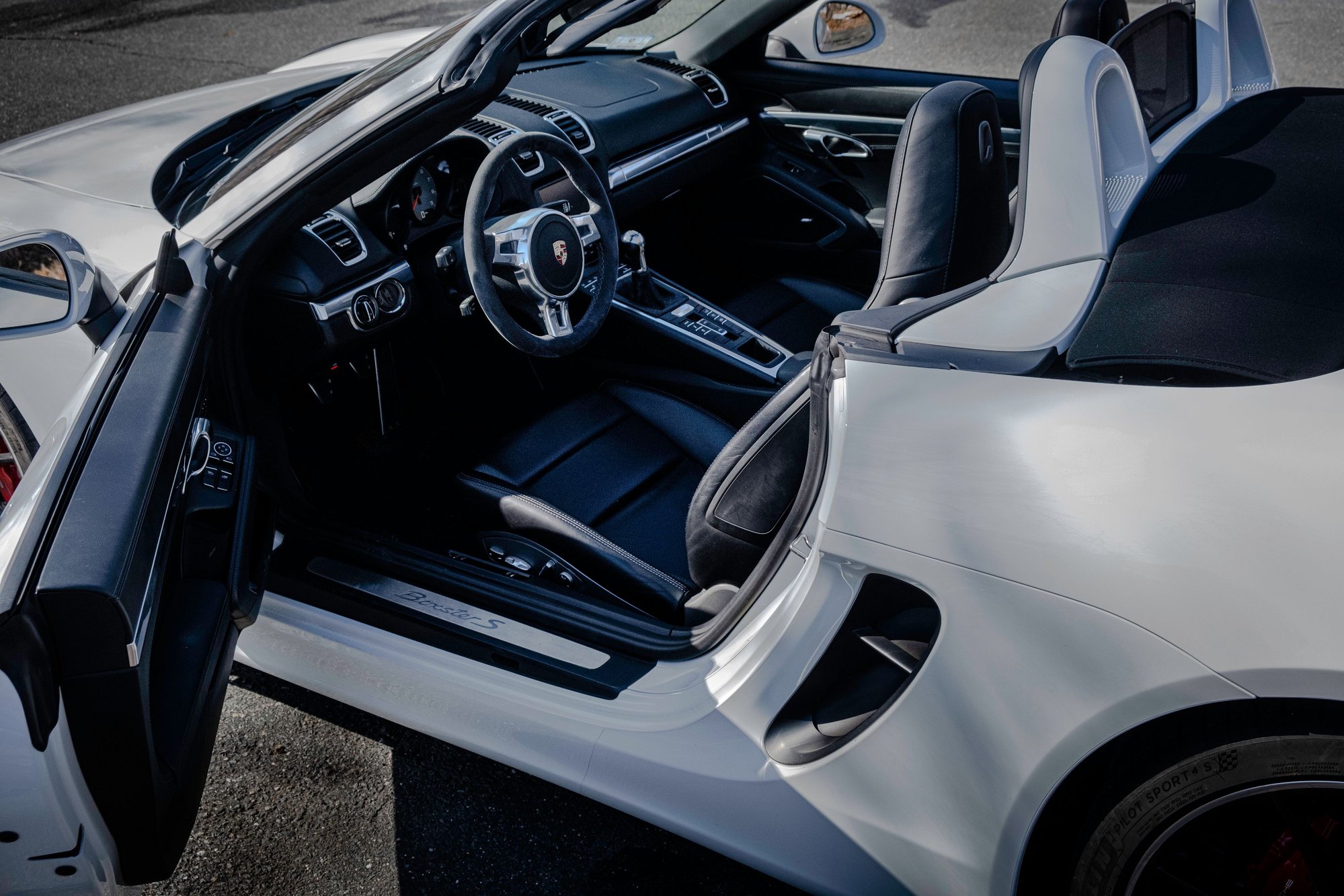 2014 Porsche Boxster - 2014 Boxster S For Sale - White/Black  6 Speed Manual   24,xxx Miles - Used - VIN WP0CB2A86EK140587 - 24,800 Miles - 6 cyl - 2WD - Manual - Convertible - White - Andover, MA 01810, United States