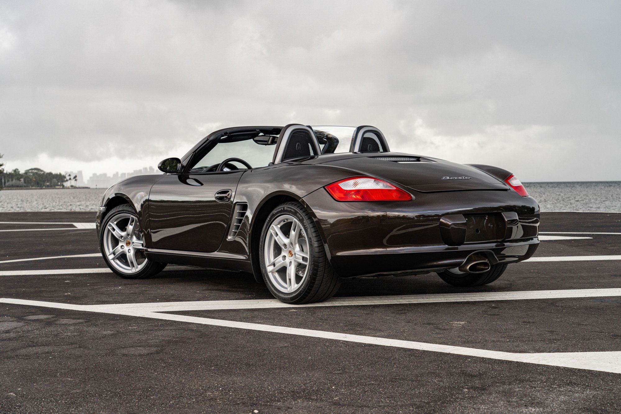 987.1 Boxster - Macadamia Metallic over Cocoa Leather, 5-Spd
