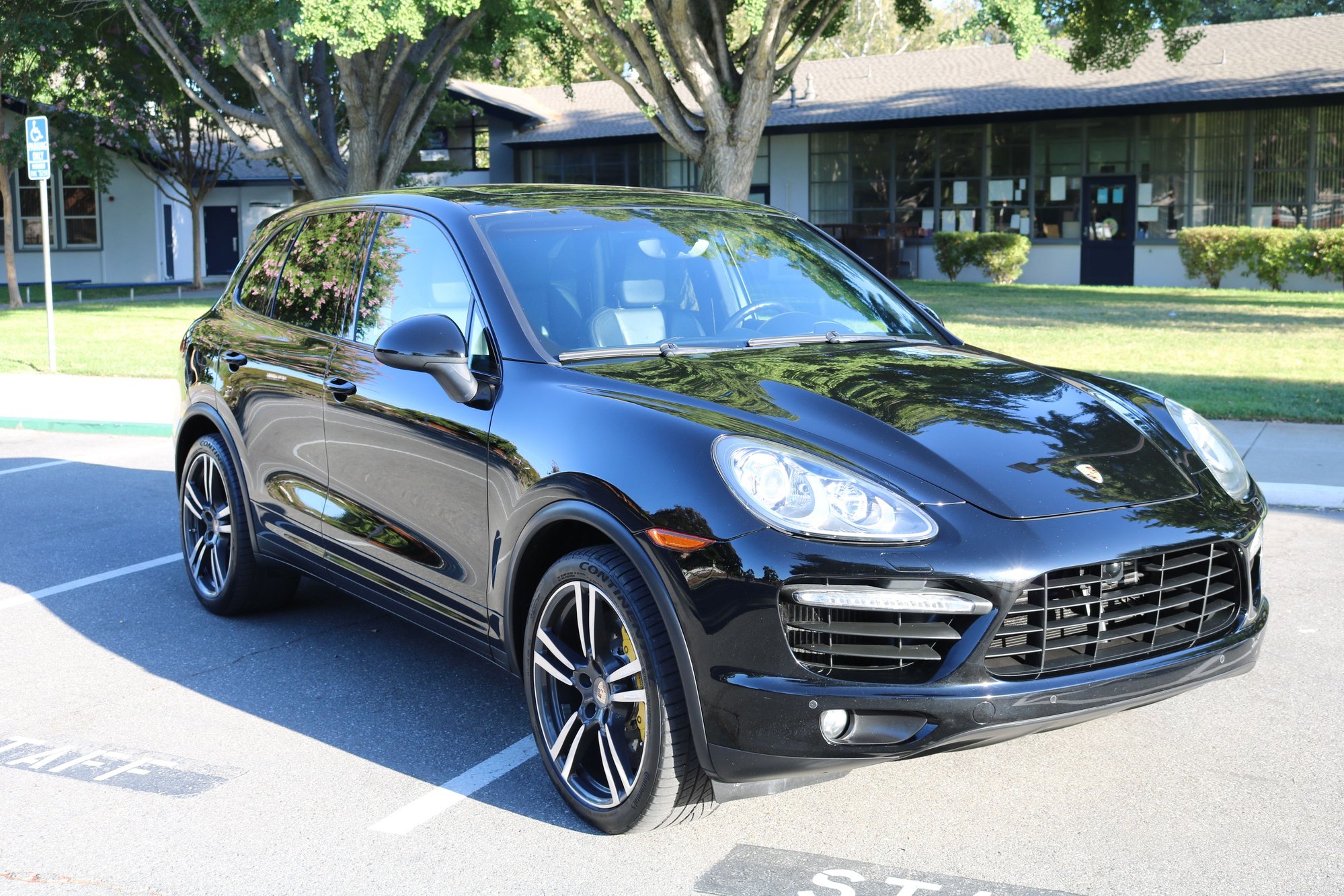 2011 Porsche Cayenne - **** 2011 Porsche CAYENNE TURBO- LOADED! **** - Used - VIN WP1AC2A28BLA86603 - 8 cyl - 4WD - Automatic - SUV - Black - San Jose, CA 95124, United States