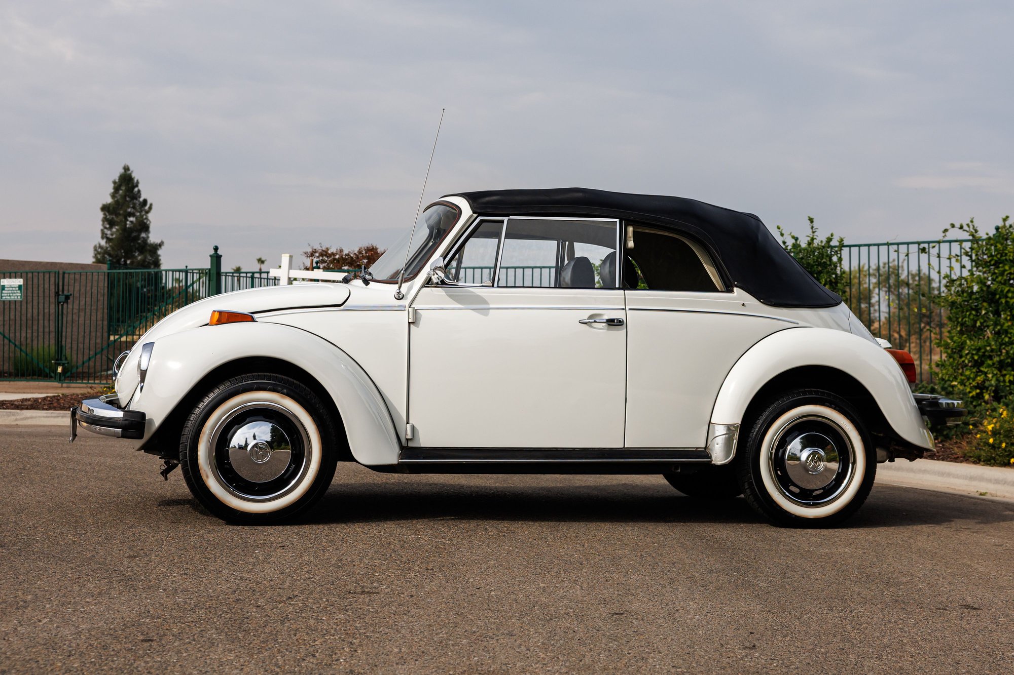 1978 Volkswagen Super Beetle - 1978 Volkswagen super beetle convertible - Used - Fresno, CA 93720, United States