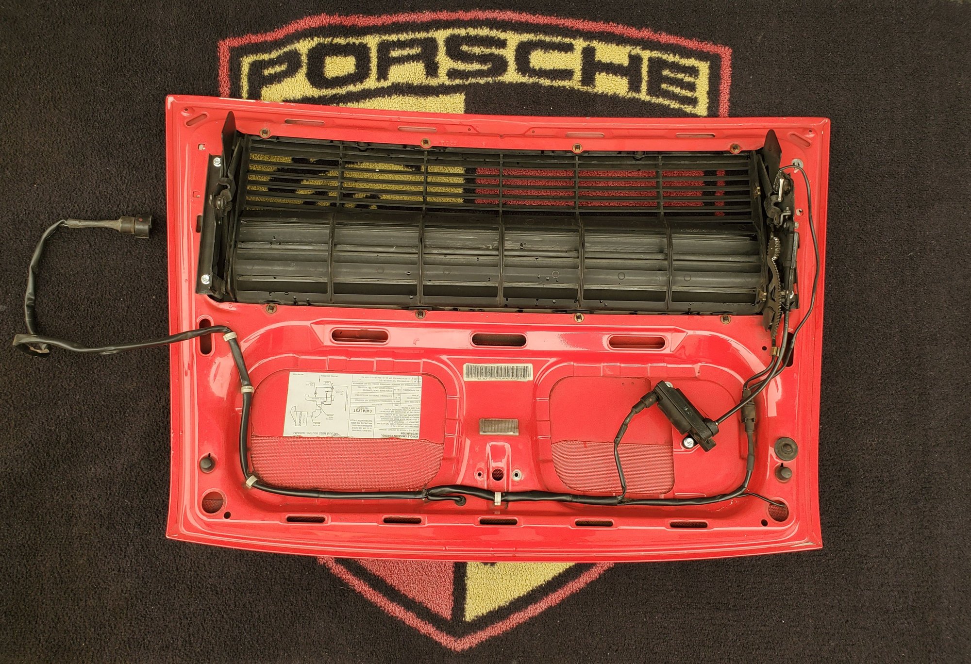 Exterior Body Parts - 1989 -1994 Porsche 911 964 Red Mechanical Lift Spoiler Decklid - Used - 1989 to 1994 Porsche 911 - Los Angeles, CA 90032, United States