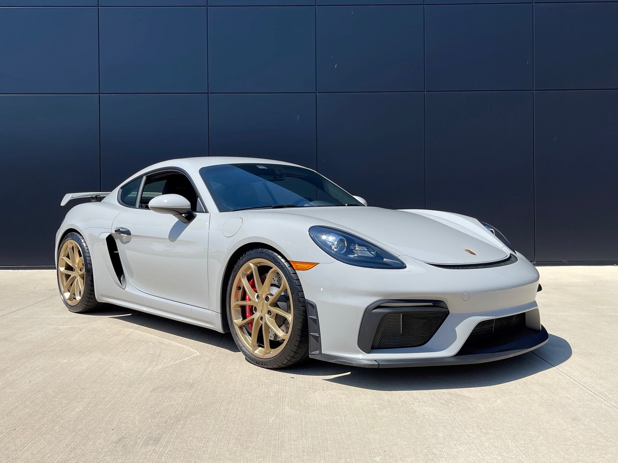 2020 Porsche 718 Cayman - 2020 718 GT4 (CHALK) - Used - VIN WP0AC2A83LK289153 - 3,607 Miles - 6 cyl - 2WD - Manual - Coupe - Other - Houston, TX 77090, United States