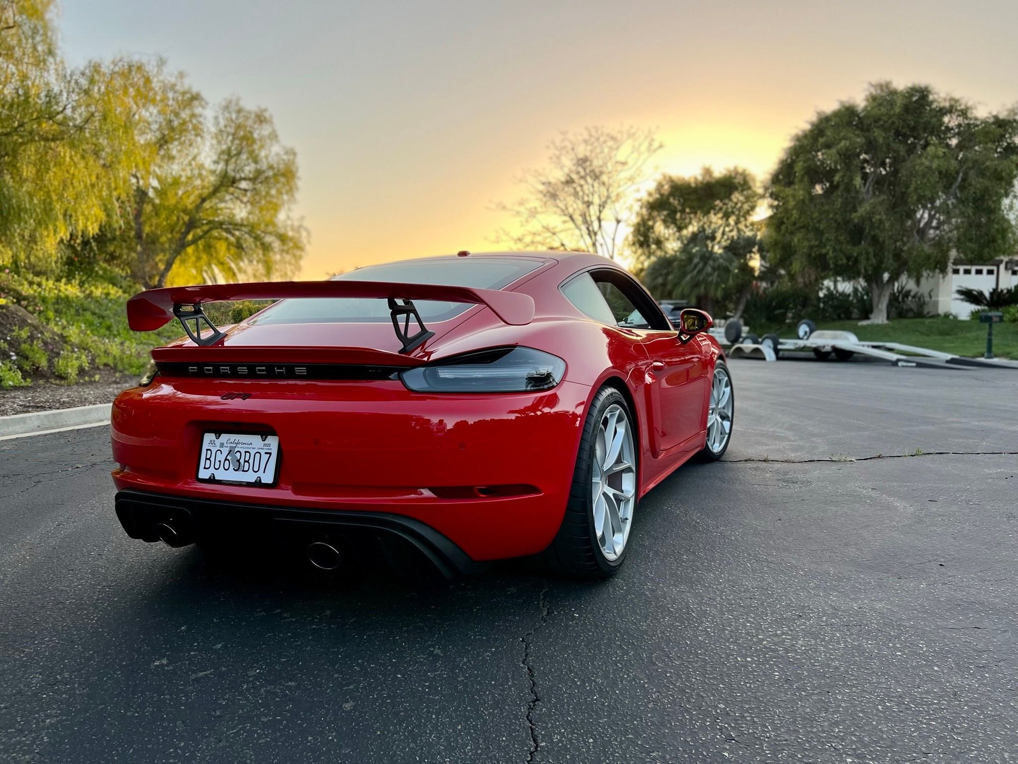 2022 Porsche 718 - 2022 718 GT4 - Guards, Black/Red interior, 6MT, LWB, 2,761 miles, track prepped, (CA) - Used - VIN WPOAC2A8XNS275401 - 2,761 Miles - 6 cyl - 2WD - Manual - Coupe - Red - Rancho Santa Fe, CA 92067, United States