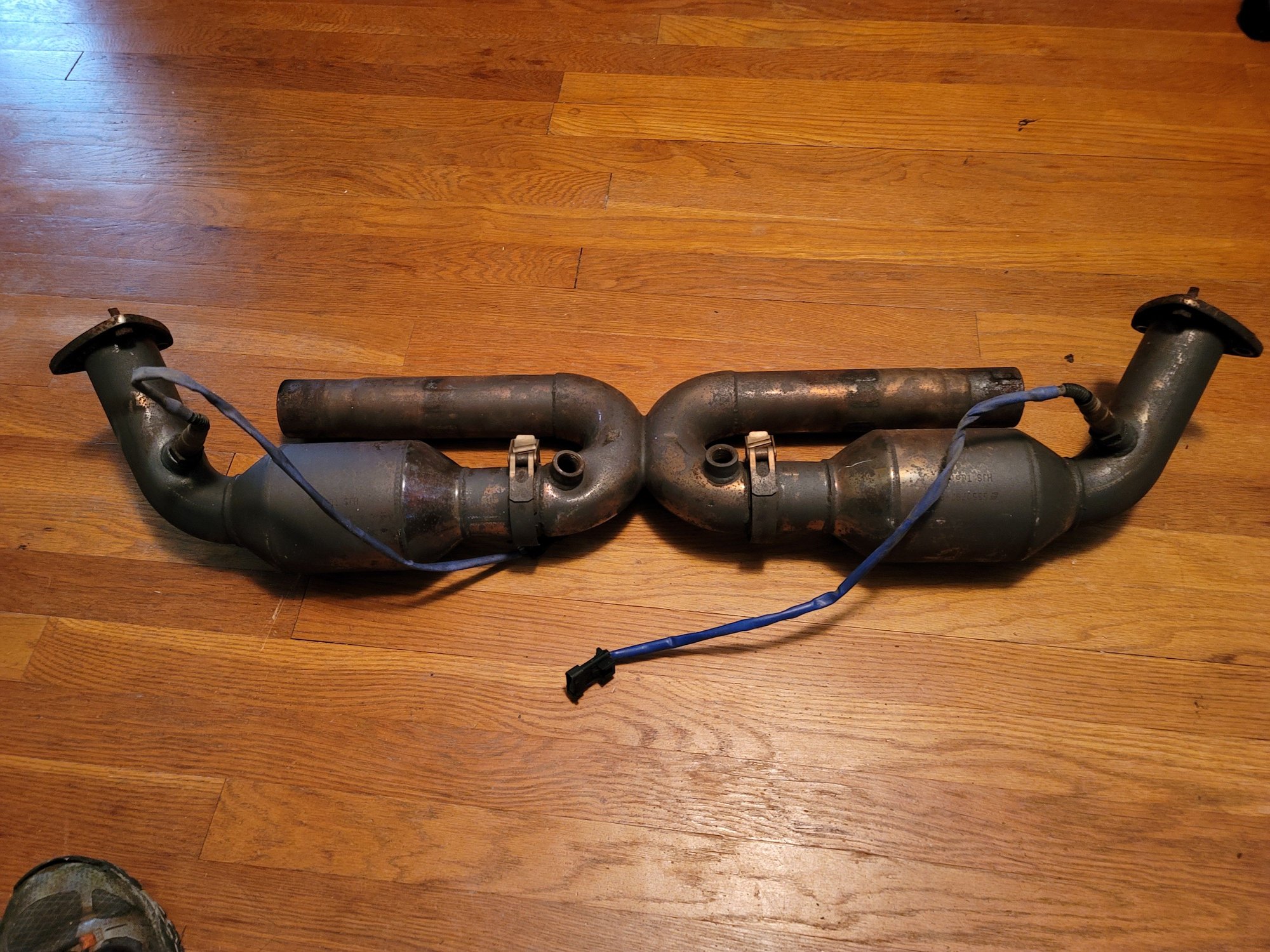 Engine - Exhaust - Used Fabspeed Porsche 996 Carrera Sport Catalytic Converter X Pipe - Used - 1999 to 2004 Porsche Carrera - Worthington, OH 43085, United States