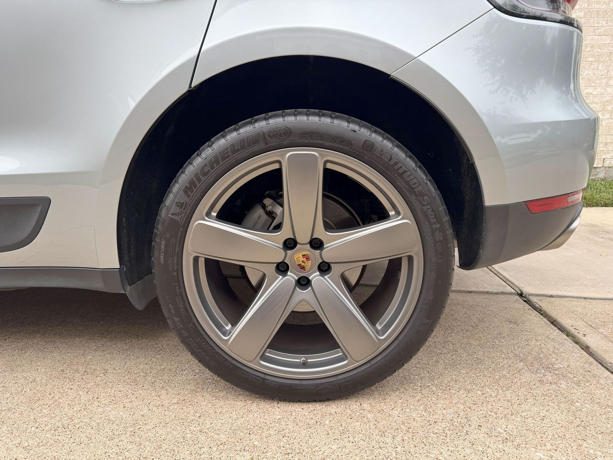 Wheels and Tires/Axles - 21" Sport Classic Wheels with Michein Tires Macan - Used - All Years  All Models - Houston, TX 77030, United States