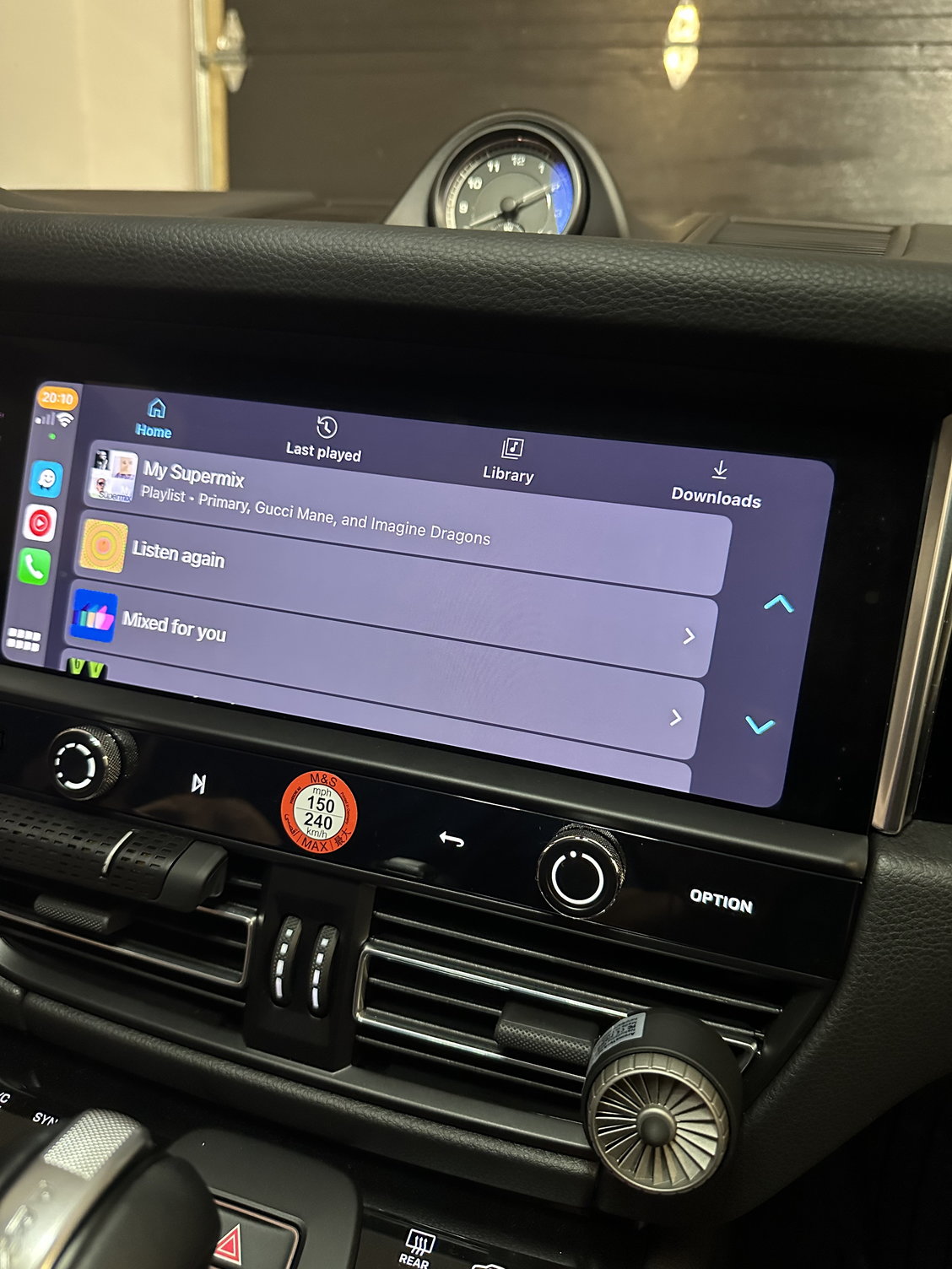 Apple CarPlay fullscreen on Widescreen Macan?