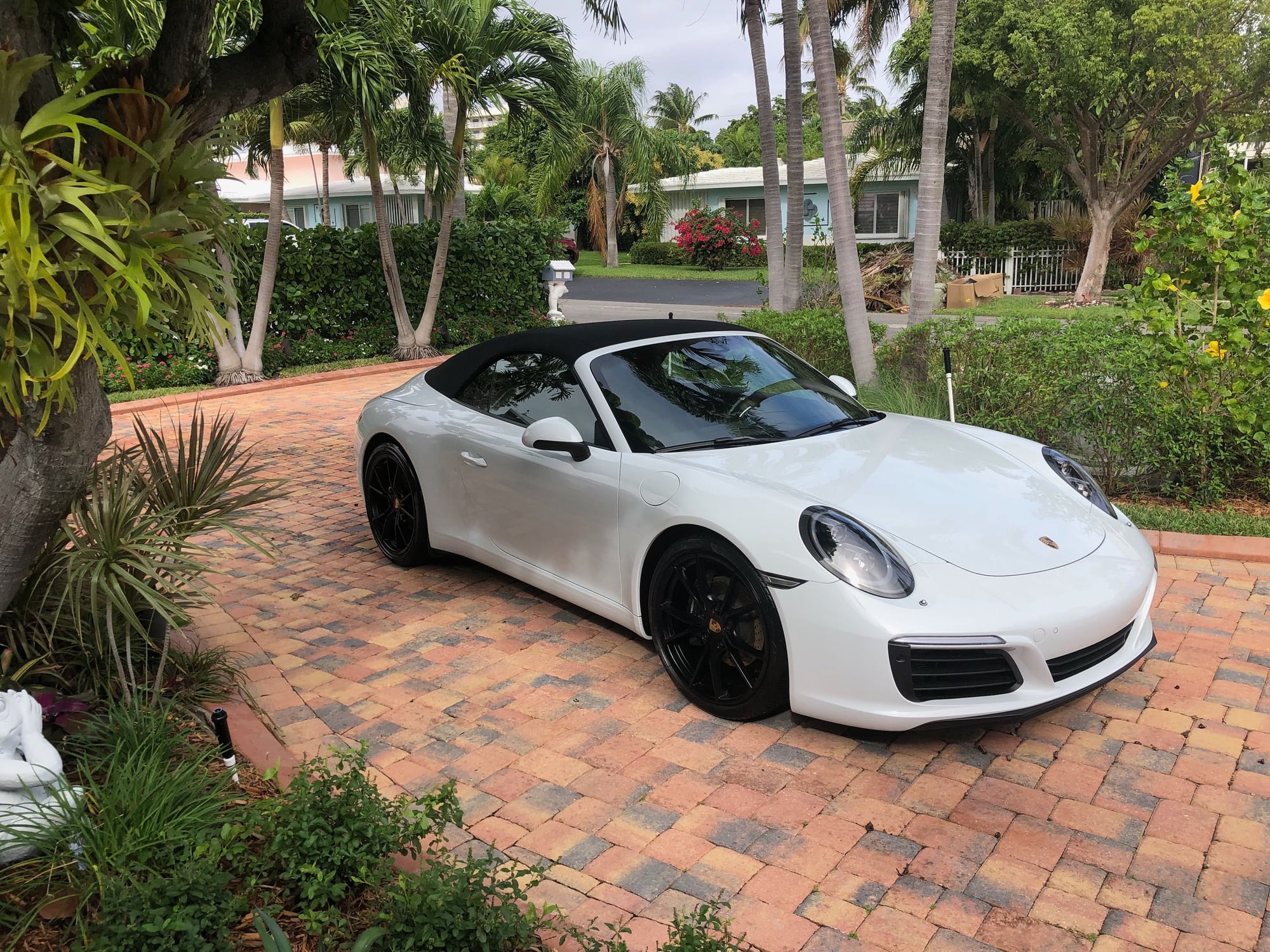 2017 Porsche 911 - 2017 911 Carrera Cabriolet - Used - VIN WP0CA2A92HS142675 - Automatic - Convertible - White - Fort Lauderdale, FL 33308, United States