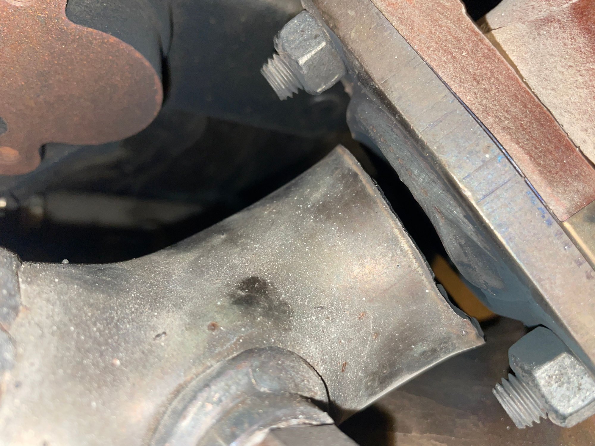 Cracked catalytic converter flange anyone? Rennlist Porsche