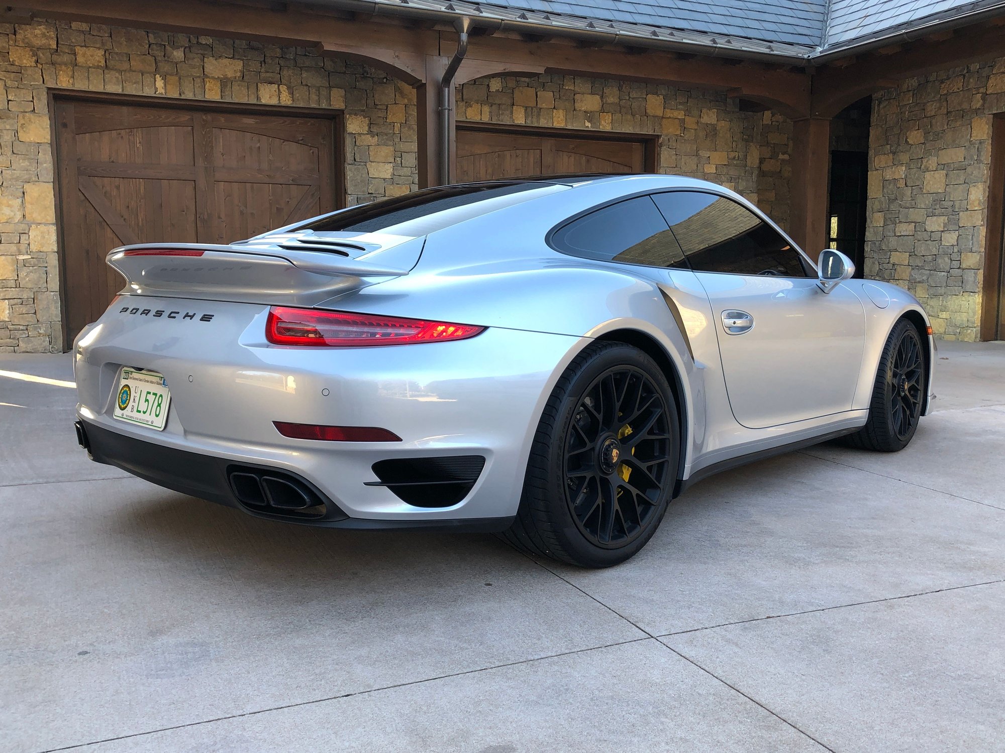 2016 Porsche 911 - 2016 Porsche 911 Turbo S - Used - VIN Wp0ad2a93gs166450 - 11,250 Miles - 6 cyl - AWD - Automatic - Coupe - Silver - Tulsa, OK 74136, United States