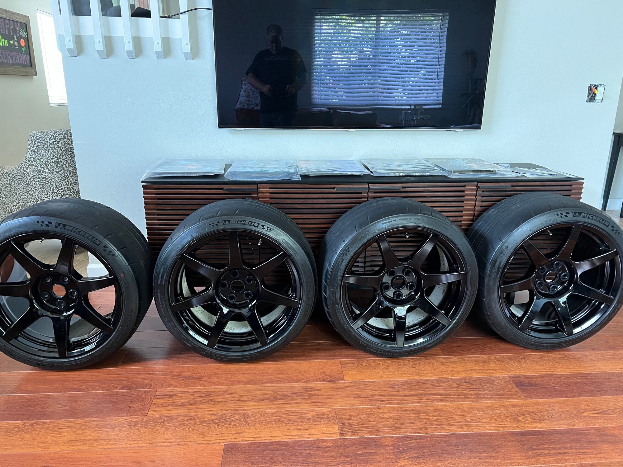 Wheels and Tires/Axles - GT350R Carbon Fiber Wheels w/ Cup2 tires, excellent condition - Used - 2016 to 2020 Ford Shelby GT350 - St Petersburg, FL 33702, United States