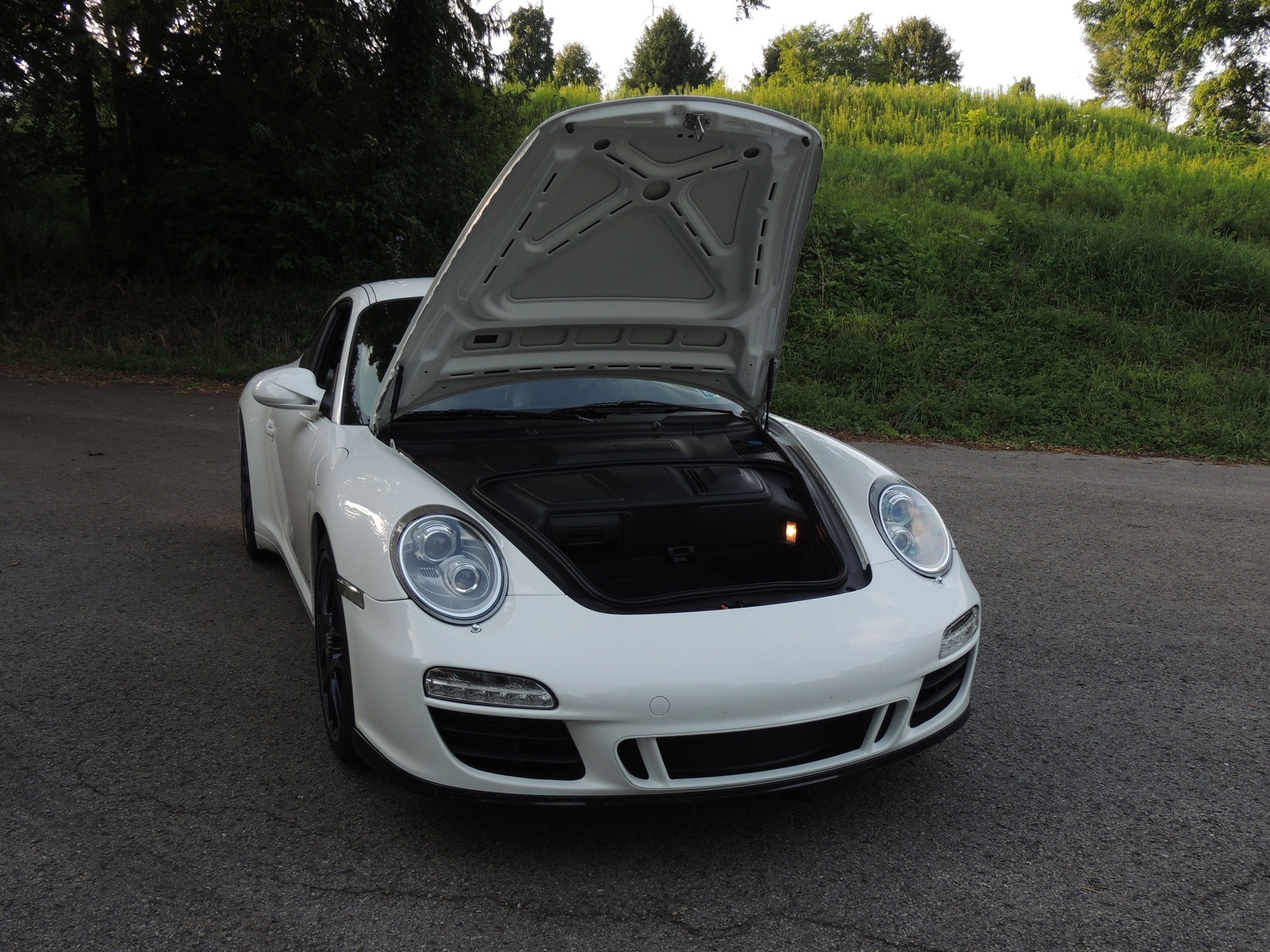 2011 Porsche 911 - Beautiful 911 GTS - Used - VIN WP0AB2A96BS720899 - 20,600 Miles - 6 cyl - 2WD - Manual - Coupe - White - Gibsonia, PA 15044, United States