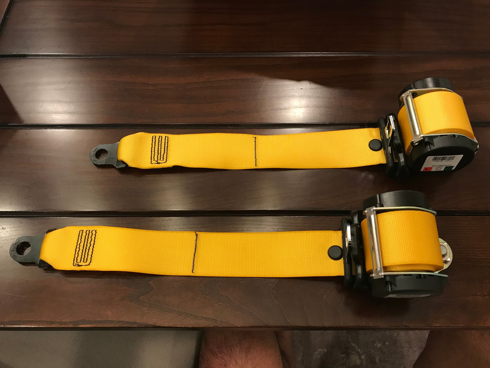 Interior/Upholstery - 997 yellow rear seat belts 2x - Used - 2005 to 2011 Porsche 911 - Princeton, NJ 08540, United States
