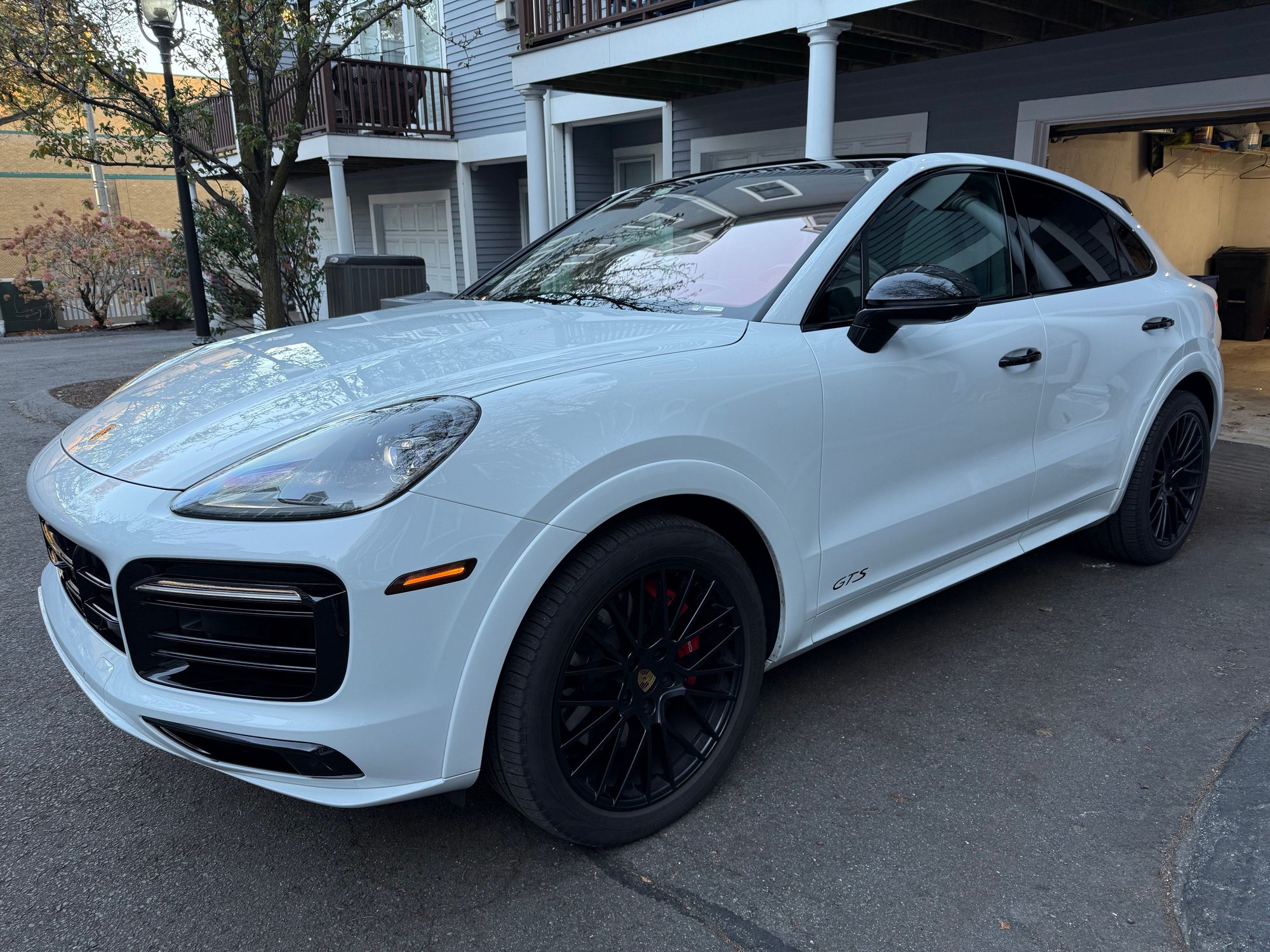2022 Porsche Cayenne - 2022 Cayenne Coupe GTS White, Graphite/Chalk Interior, Premium, Assistance & More - Used - VIN WP1BG2AY8NDA55735 - 30,500 Miles - 8 cyl - AWD - Automatic - SUV - White - Boston, MA 02129, United States