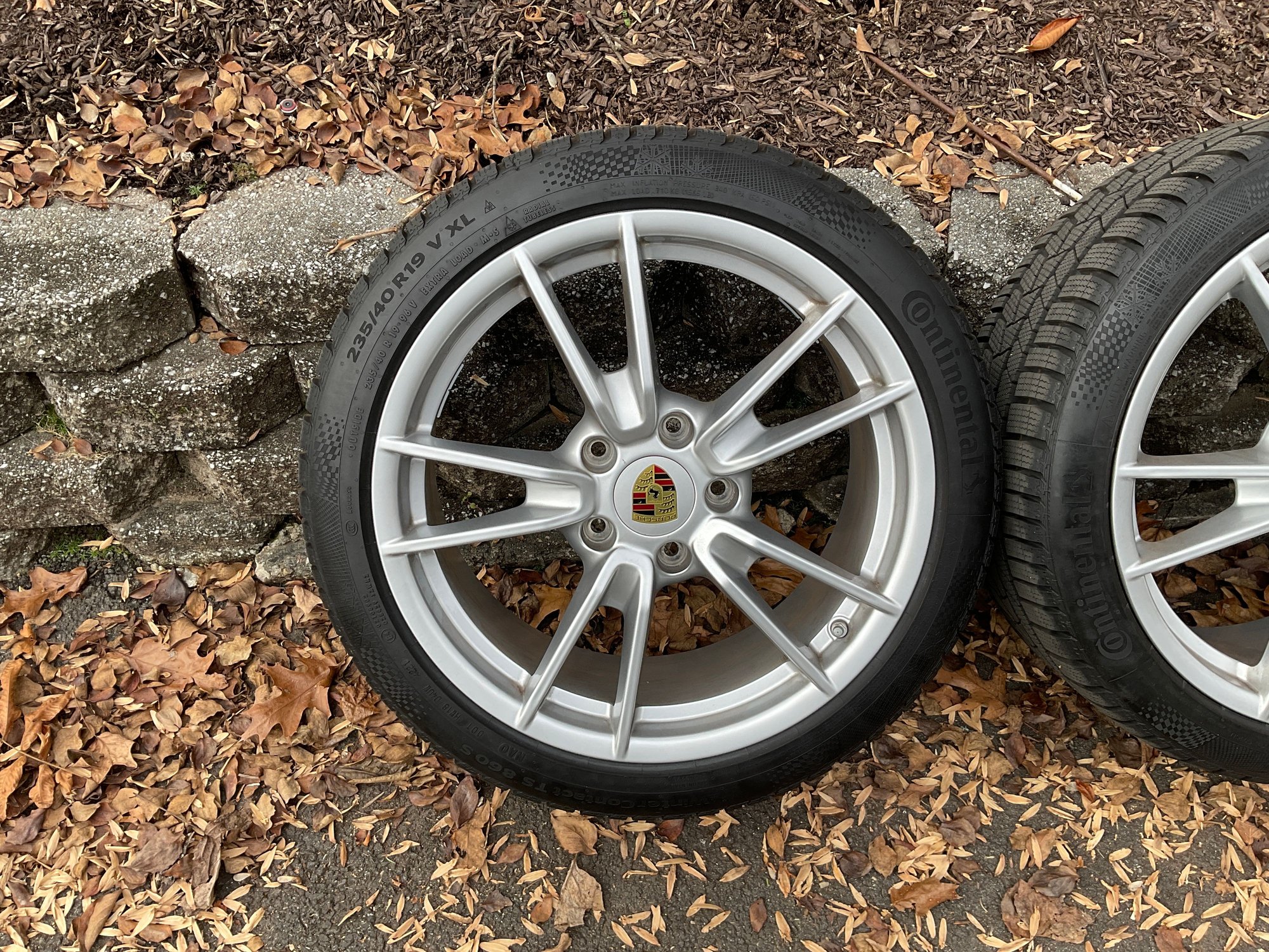 Wheels and Tires/Axles - Porsche 992 OEM Complete Winter Wheels and Tires - Used - 2020 to 2024 Porsche 911 - Morristown, NJ 07960, United States