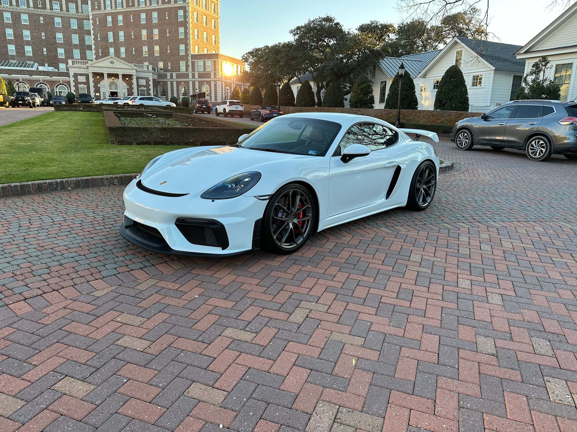 2021 Porsche 718 - 2021 Porsche GT4 For Sale - Used - VIN wpoac2a83mk289350 - 6,500 Miles - 6 cyl - 2WD - Automatic - Coupe - White - Virginia Beach, VA 23451, United States