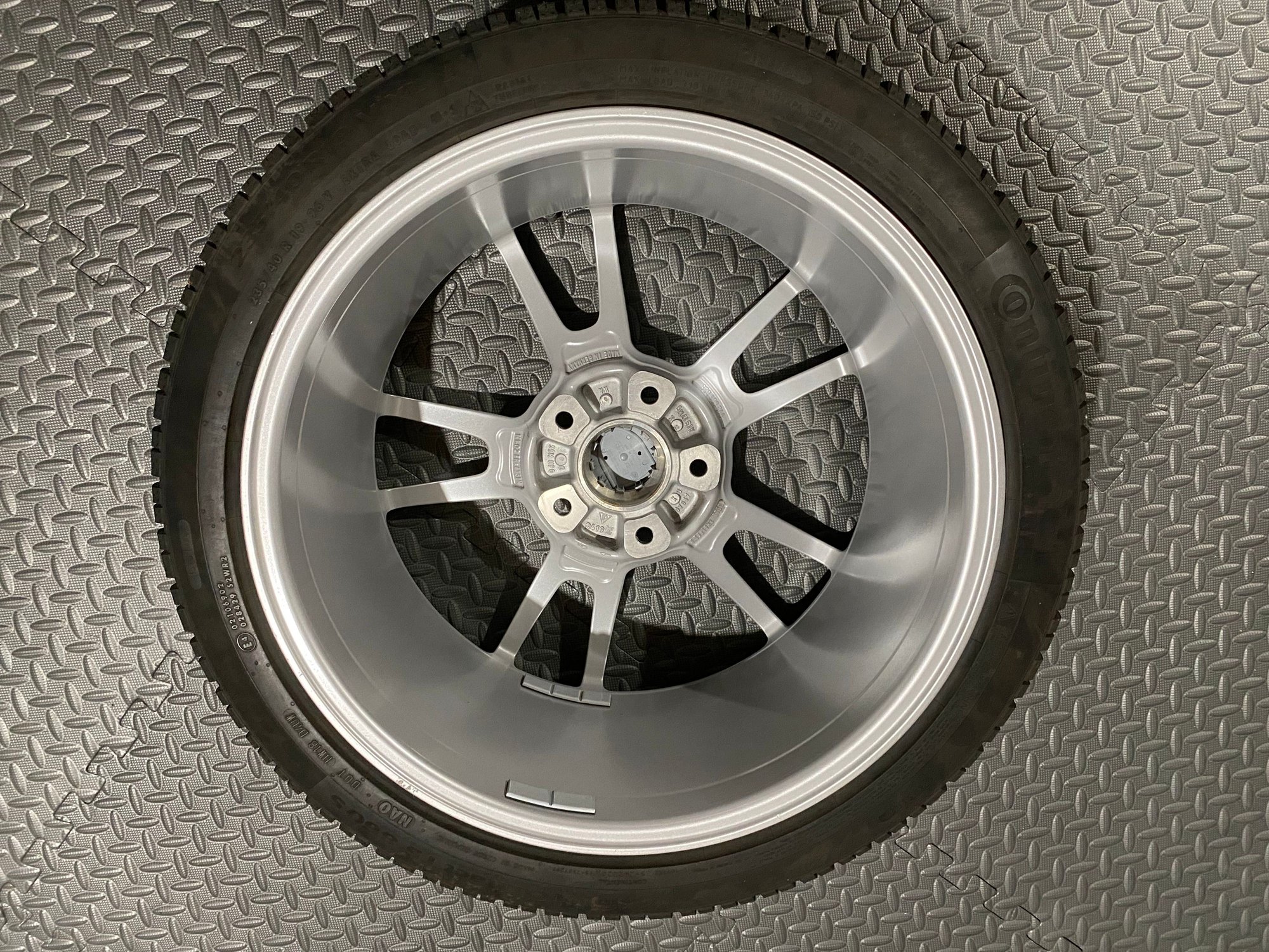 Wheels and Tires/Axles - 911 992 winter wheel and tire set - Used - 2020 to 2024 Porsche 911 - Summit, NJ 07901, United States
