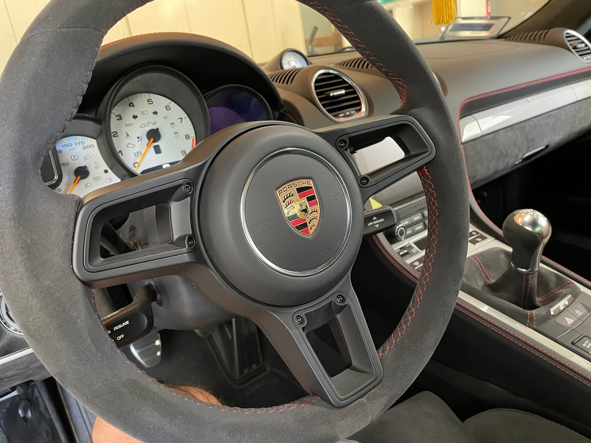 2020 Porsche 718 Cayman - Chalk 718 GT4 - Used - VIN WPOAC2A86LK289695 - 5,900 Miles - Thousand Oaks, CA 91361, United States