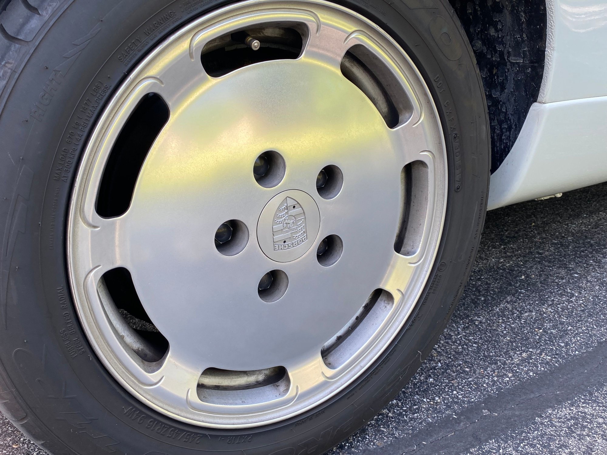 1988 Porsche 928 - 1988 928 S4 - No Deferred Maintenance - Used - VIN WP0JB092XJS860755 - 85,330 Miles - 8 cyl - 2WD - Automatic - Coupe - White - Milwaukee, WI 53217, United States