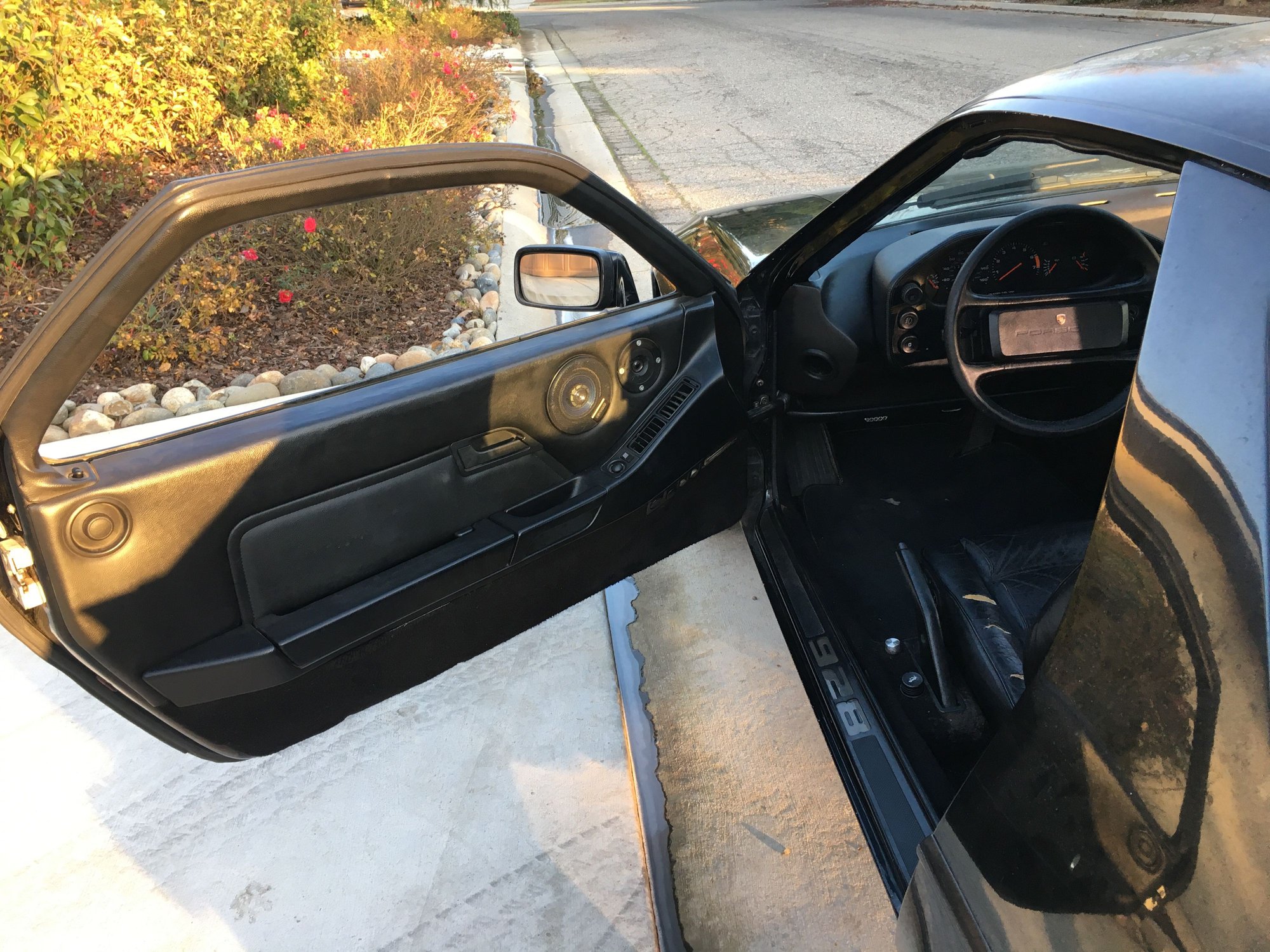 1985 Porsche 928 - 1985 Porsche 928 S (5-Speed) - Used - VIN WP0JB0924FS860709 - 132,661 Miles - 8 cyl - 2WD - Manual - Coupe - Black - Clovis, CA 93619, United States