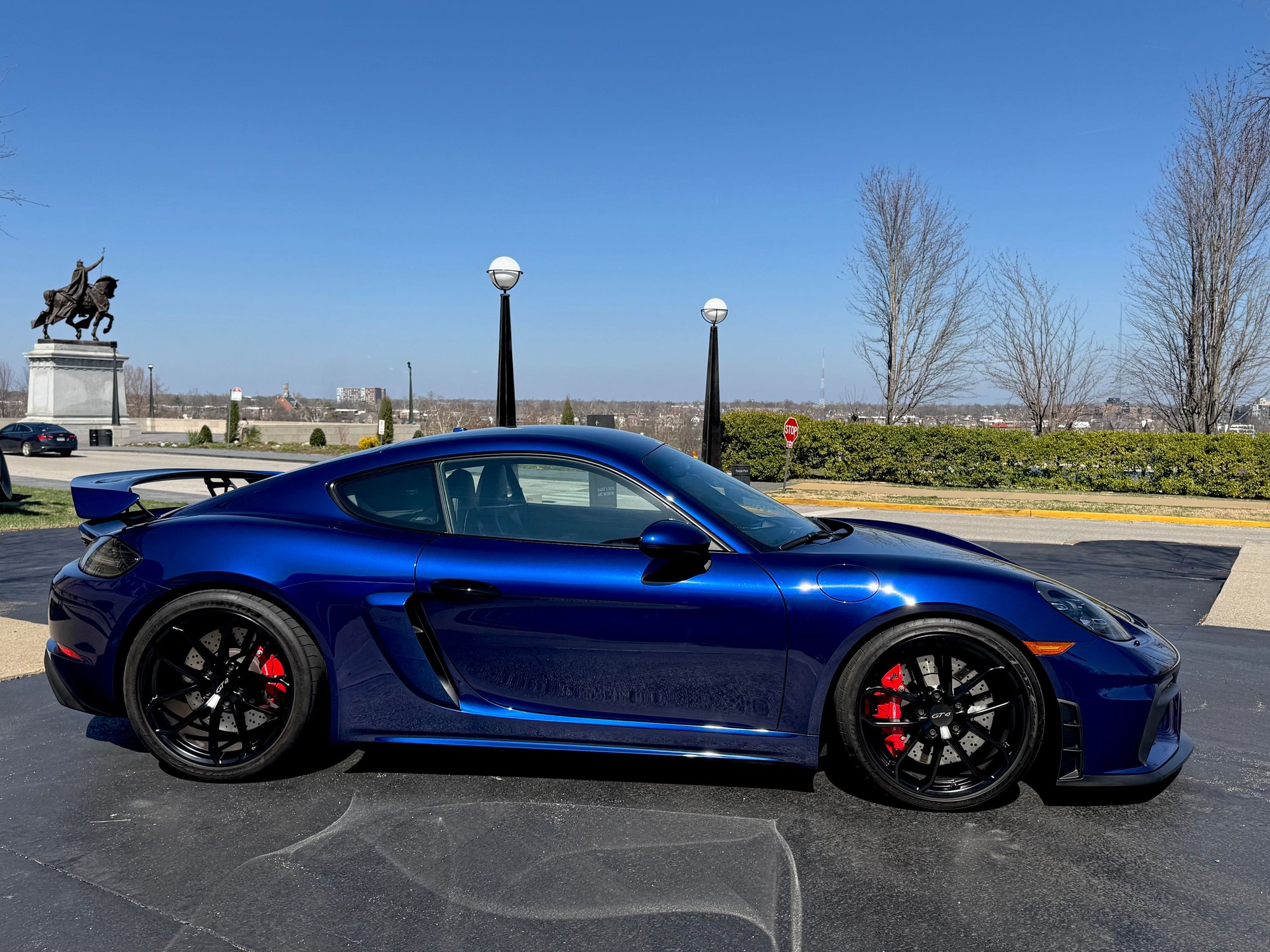 2021 Porsche 718 Cayman - 2021 718 GT4 DeMan 4.5 * PDK * Highly Optioned * No Track Time *  2,400 miles - Used - VIN WP0AC2A80MK289094 - 2,550 Miles - 6 cyl - 2WD - Automatic - Coupe - Blue - Chesterfield, MO 63017, United States