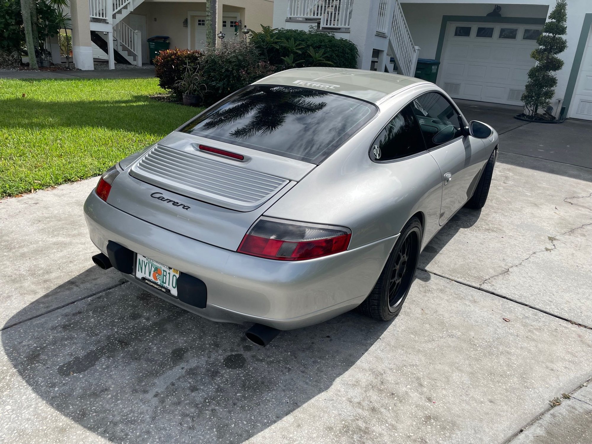 2000 Porsche 911 - 2000 Porsche 911 Carrera - Used - VIN WP0AA2993YS620985 - 6 cyl - 2WD - Manual - Coupe - Silver - Palm Harbor, FL 34683, United States