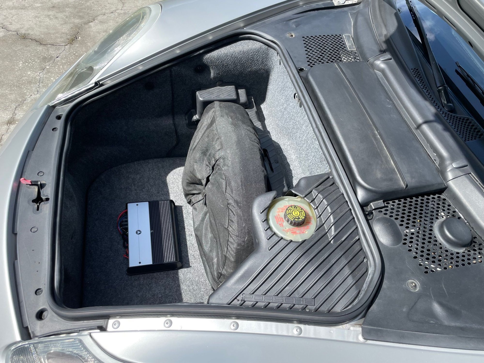 2000 Porsche 911 - 2000 Porsche 911 Carrera - Used - VIN WP0AA2993YS620985 - 6 cyl - 2WD - Manual - Coupe - Silver - Palm Harbor, FL 34683, United States