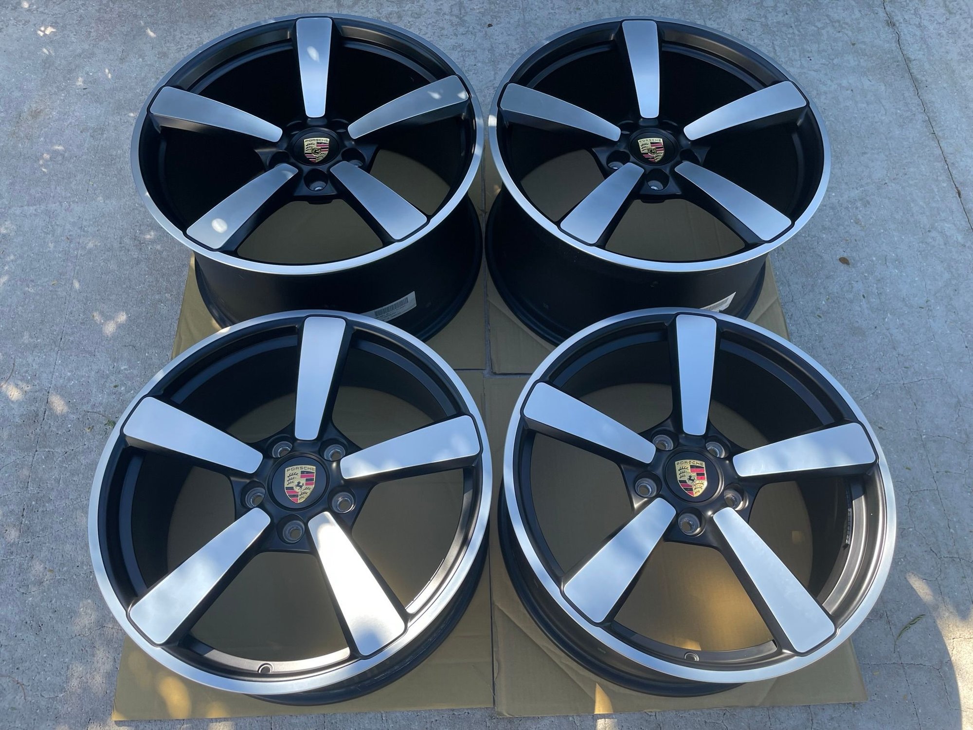 Wheels and Tires/Axles - Forged, Excklusive Design OEM Porsche 992 20/21 wheels - Used - 2020 to 2023 Porsche 911 - Satellite Beach, FL 32937, United States