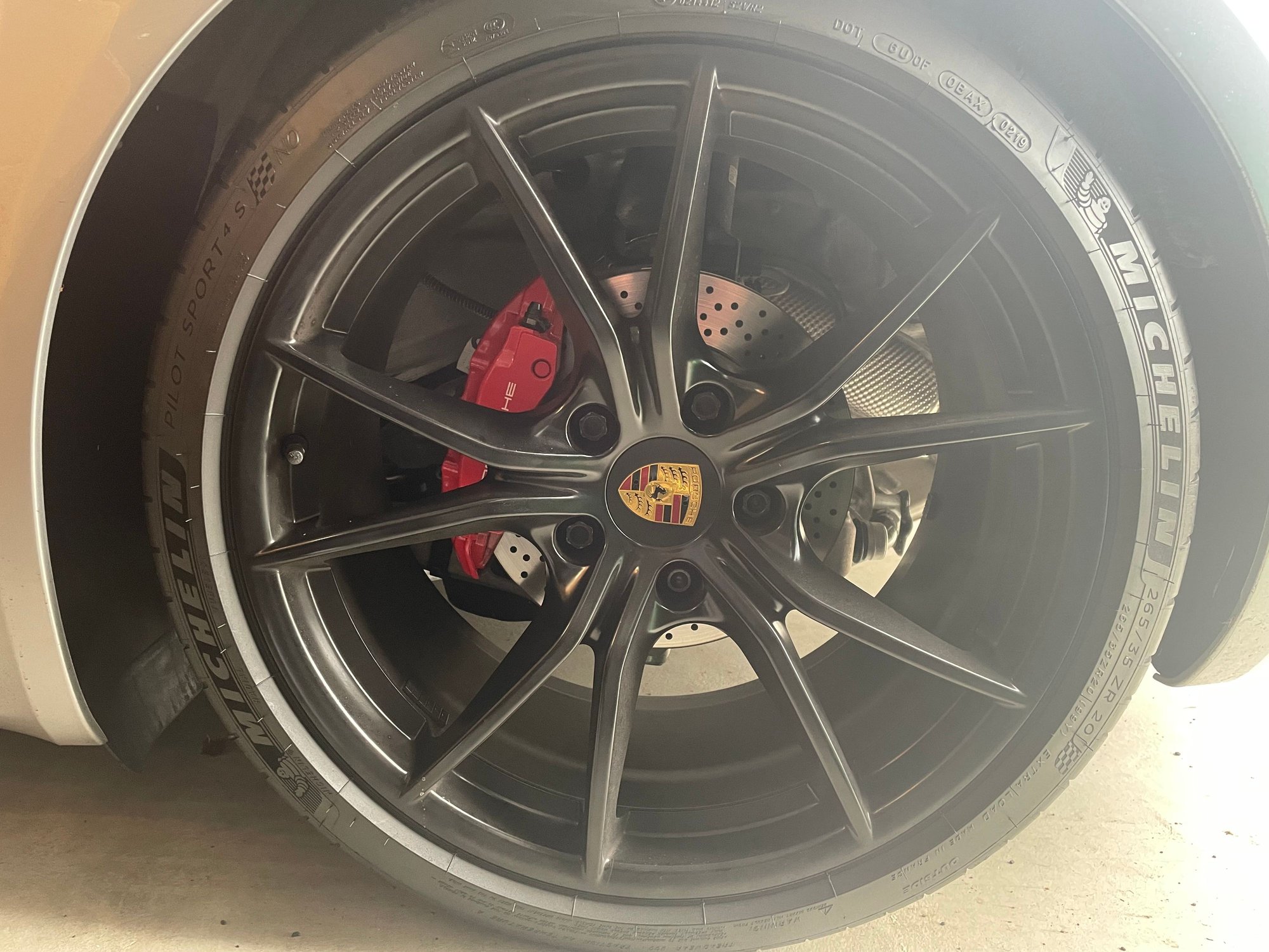 2019 Porsche 718 Cayman - 2019 718 Cayman GTS - Used - VIN WP0AB2A80KS278743 - 7,380 Miles - 4 cyl - 2WD - Manual - Coupe - Silver - Sparkill, NY 10976, United States