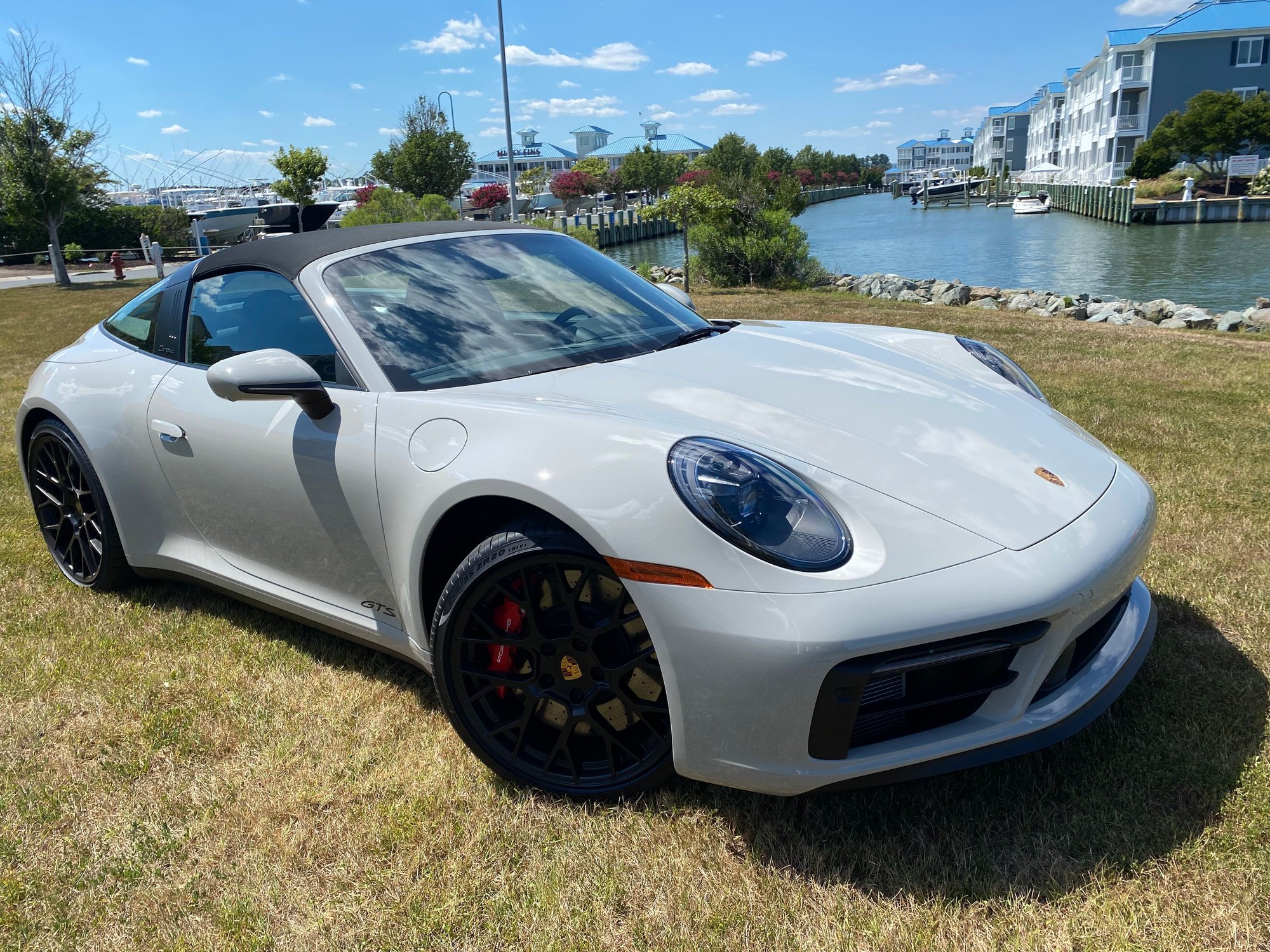 2022 Porsche 911 - 2022 Targa4 GTS 7speed manual, 300 miles, prepaid maintenance, wheel/tire protection - Used - VIN WP0BB2A96NS231945 - 300 Miles - 6 cyl - AWD - Manual - Convertible - Gray - Towson, MD 21204, United States