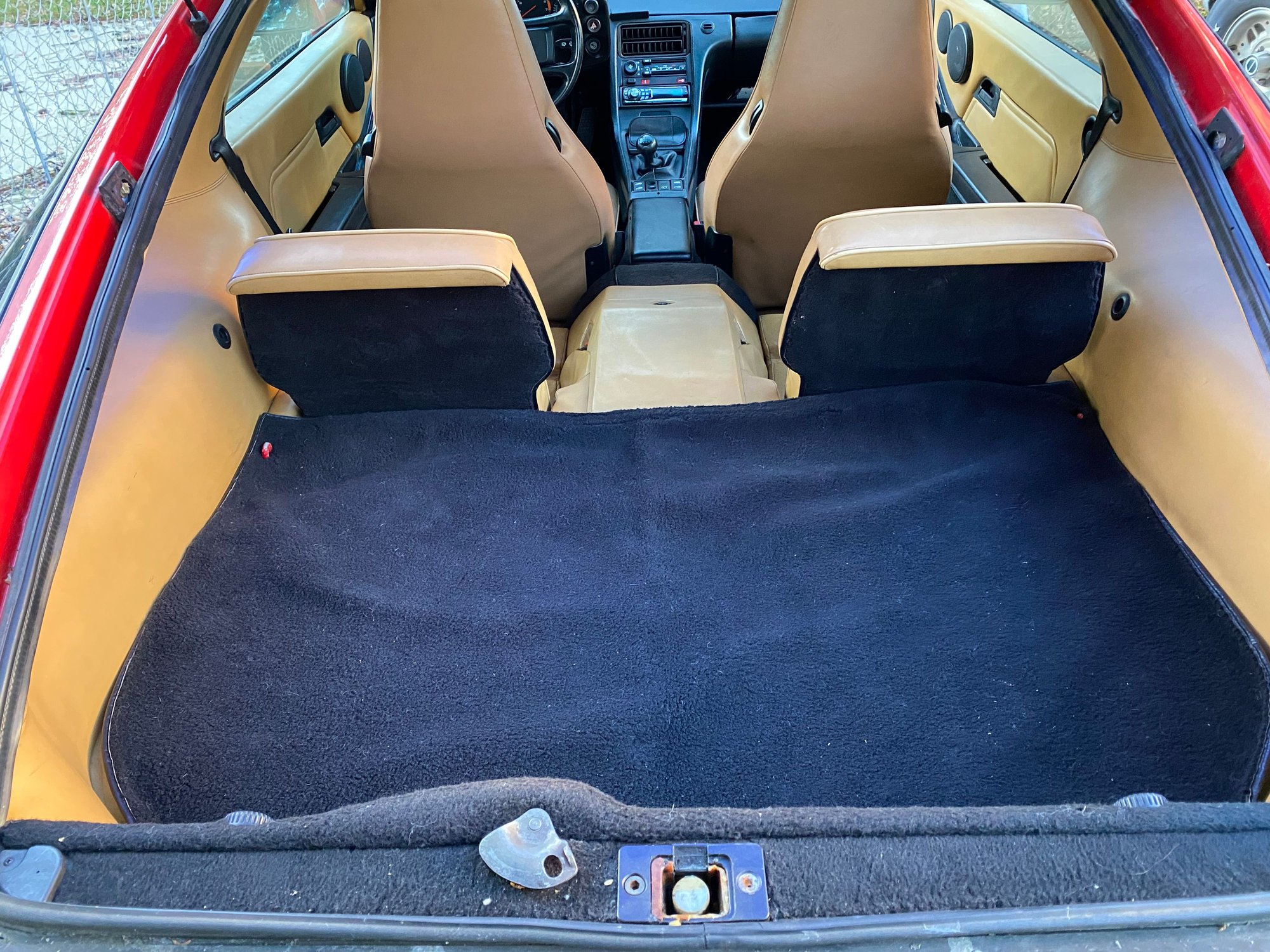 1986 Porsche 928 - 1986.5 928S 5-speed manual with LSD and adjustable Koni shocks - Used - VIN WP0JB0925GS862454 - 146,300 Miles - 8 cyl - 2WD - Manual - Hatchback - Red - Enumclaw, WA 98022, United States