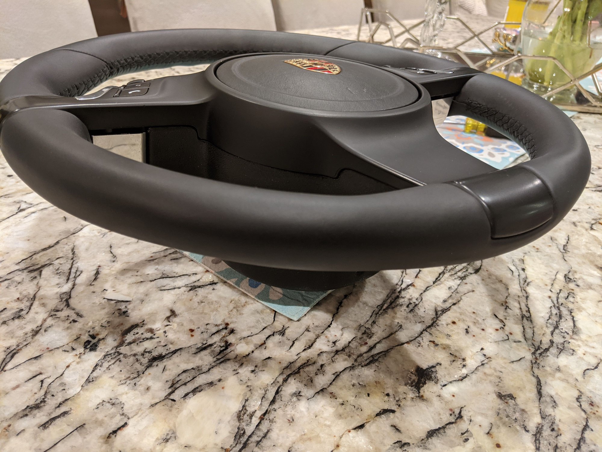 958.1 Cayenne (2011) multifunction heated black steering wheel with