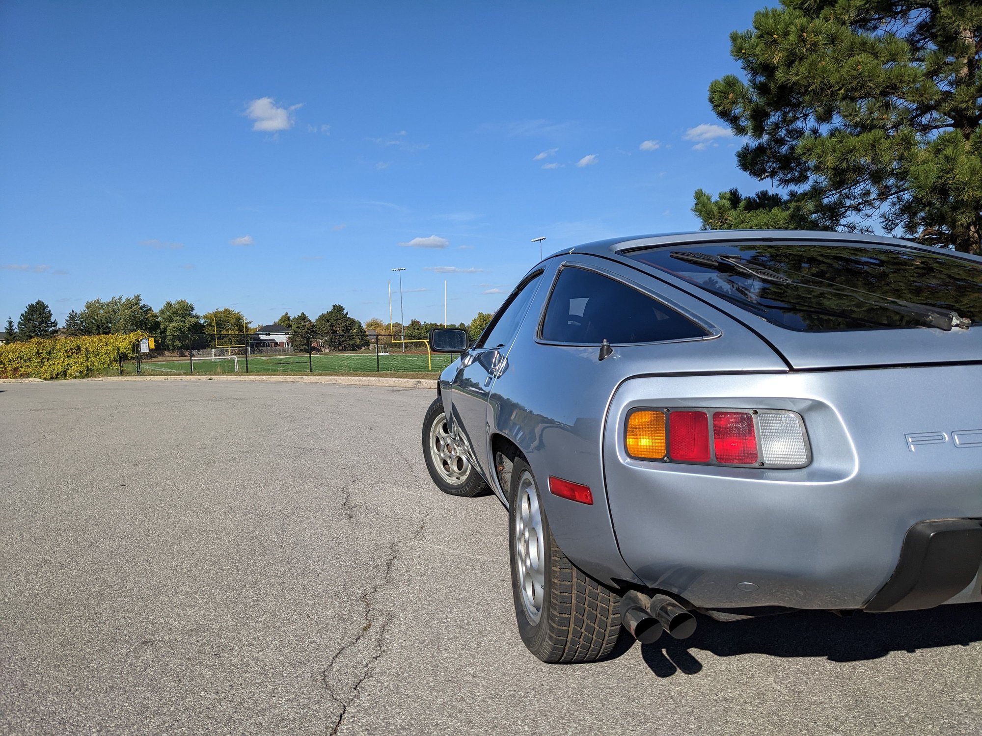 1978 Porsche 928 - 1978 Porsche 928 - 5 speed, Non-LSD, Silver - Used - VIN 9288200942 - 136,110 Miles - 8 cyl - 2WD - Manual - Coupe - Silver - Burlington, ON L7M3K2, Canada