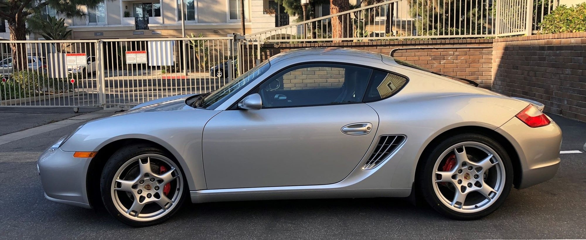 2006 Porsche Cayman - 2006 Porsche Cayman S - 32k miles.  $25,250 sale pending (first $26k takes it) - Used - VIN WP0AB29846U785983 - 32,500 Miles - 6 cyl - 2WD - Manual - Coupe - Silver - Dallas, TX 75204, United States