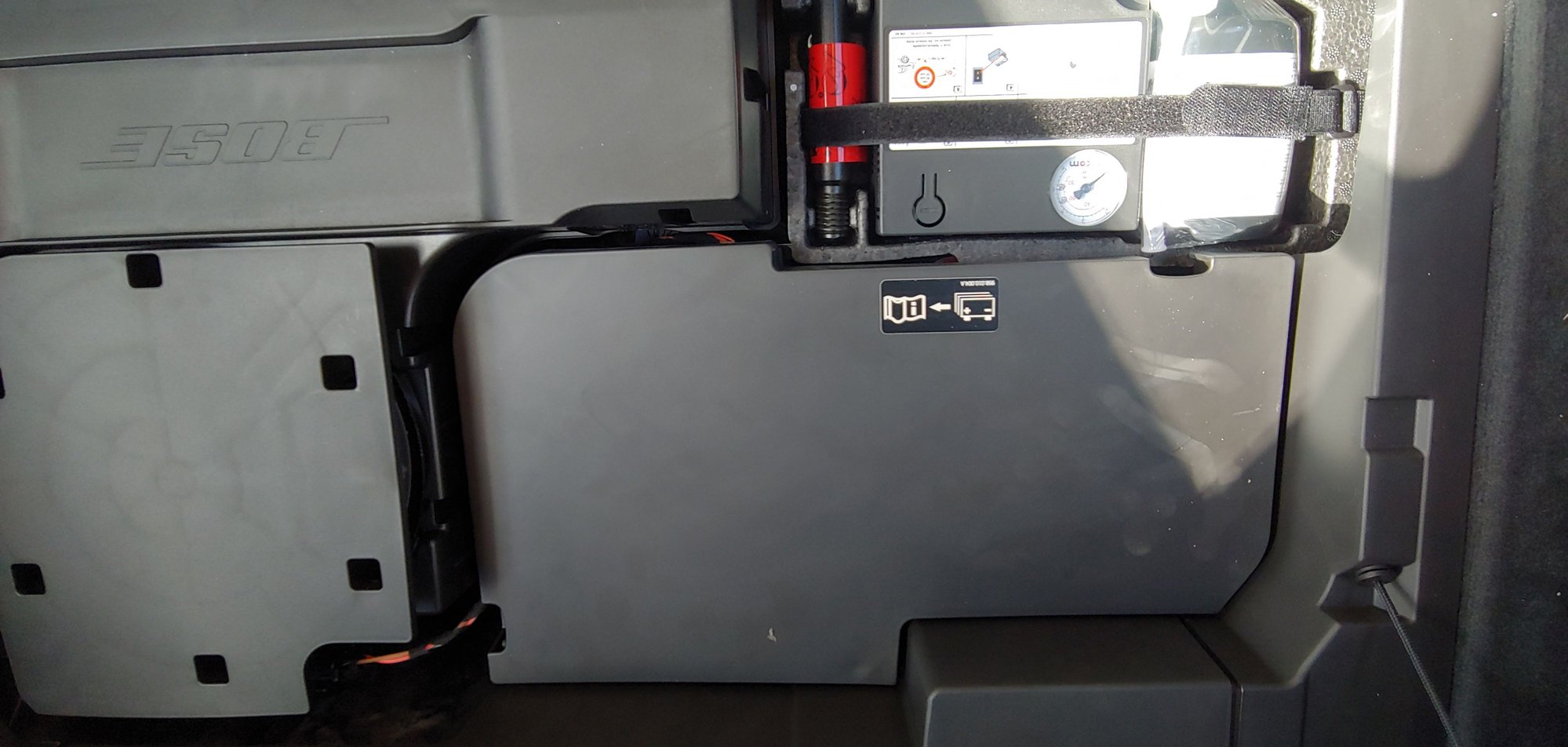 Battery cover removal in a 2018 Pano Rennlist Porsche Discussion Forums