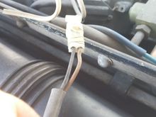 this connection seem to go nowhere, when they should go into the hood I think with the round cap you see in the other pictures