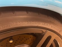 Front wheel tire size