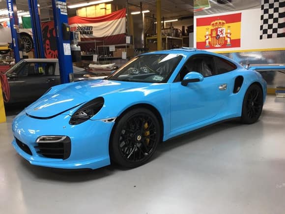 991 Turbo S getting our full performance package, powdercoated wheels, and full custom wrap job. Was a GT Silver haha. Made an additional 84whp/127wtq with simple bolt ons and tuning.