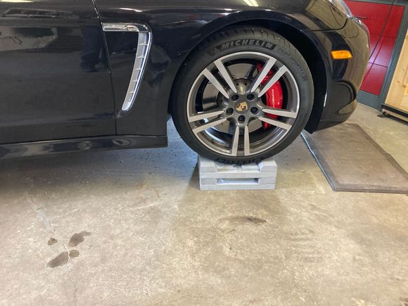 oil change wheel supports