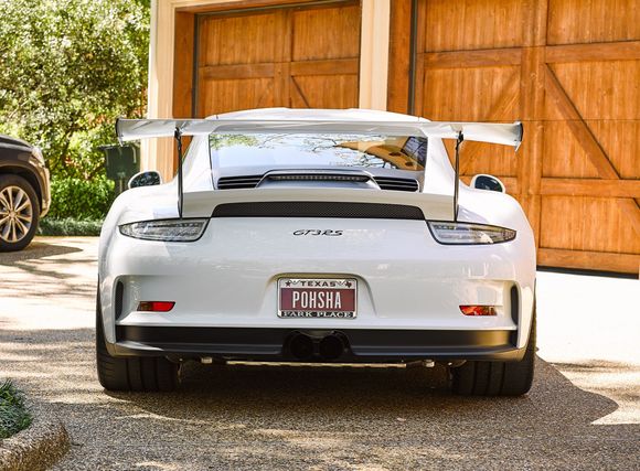 Such a terrible looking rear end! Who would even make such a car! No wonder, they stopped making them. But, I still love mine cuz I must be crazy!